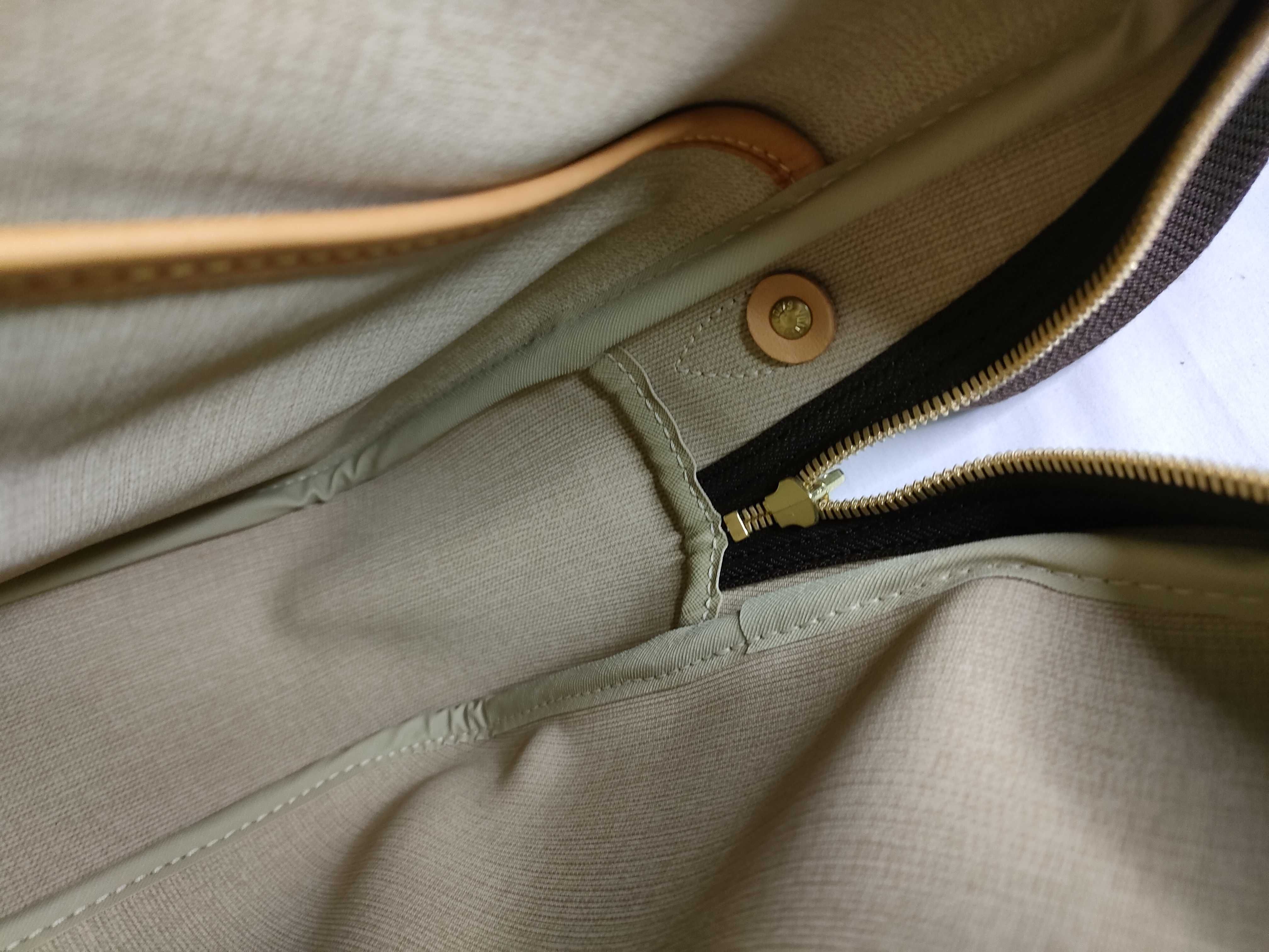 Monogram Reporter GM M45252 Shoulder Bag — view 9