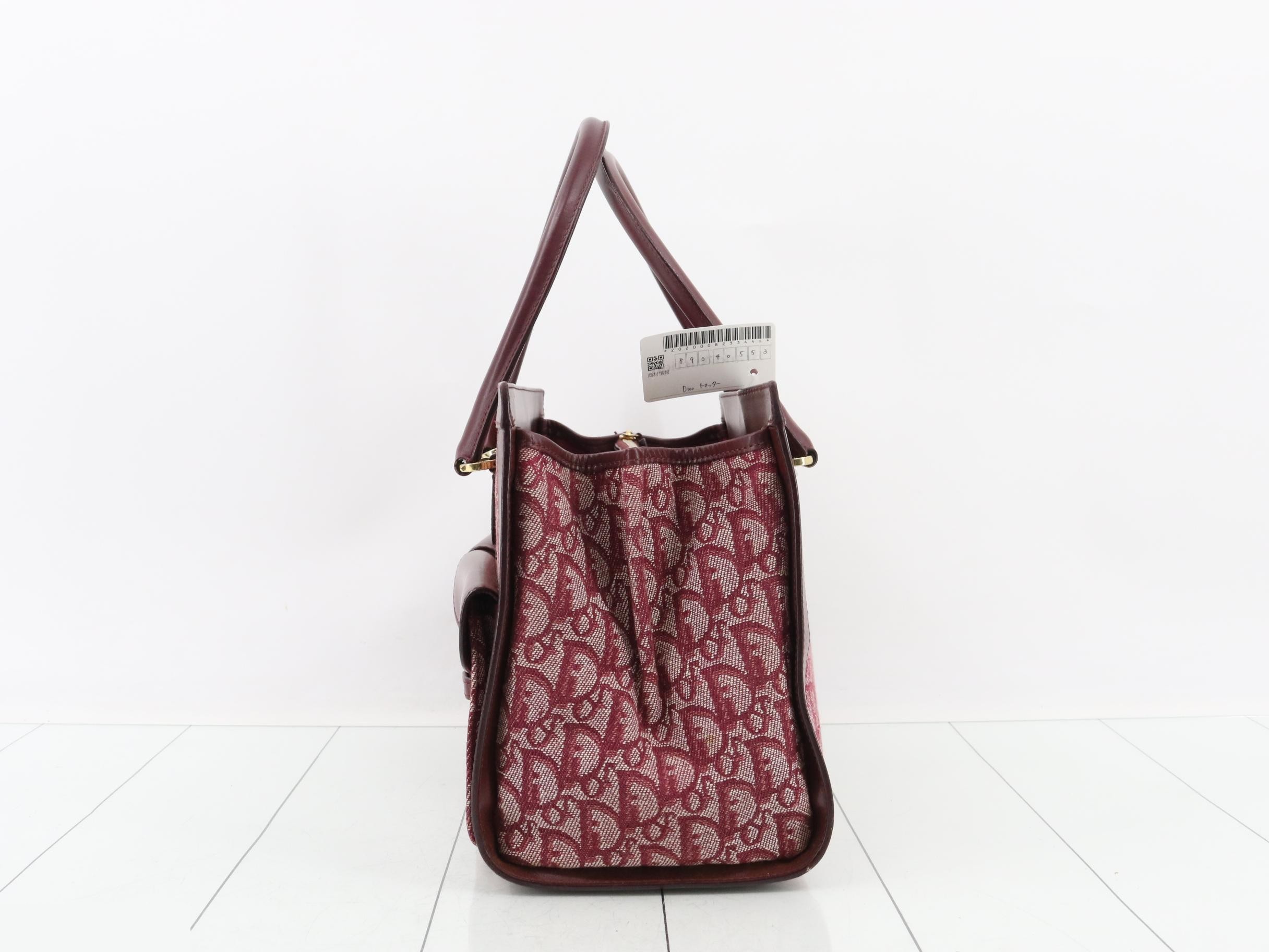 Trotter (bag) - Shoulder bag - Bordeaux — view 3