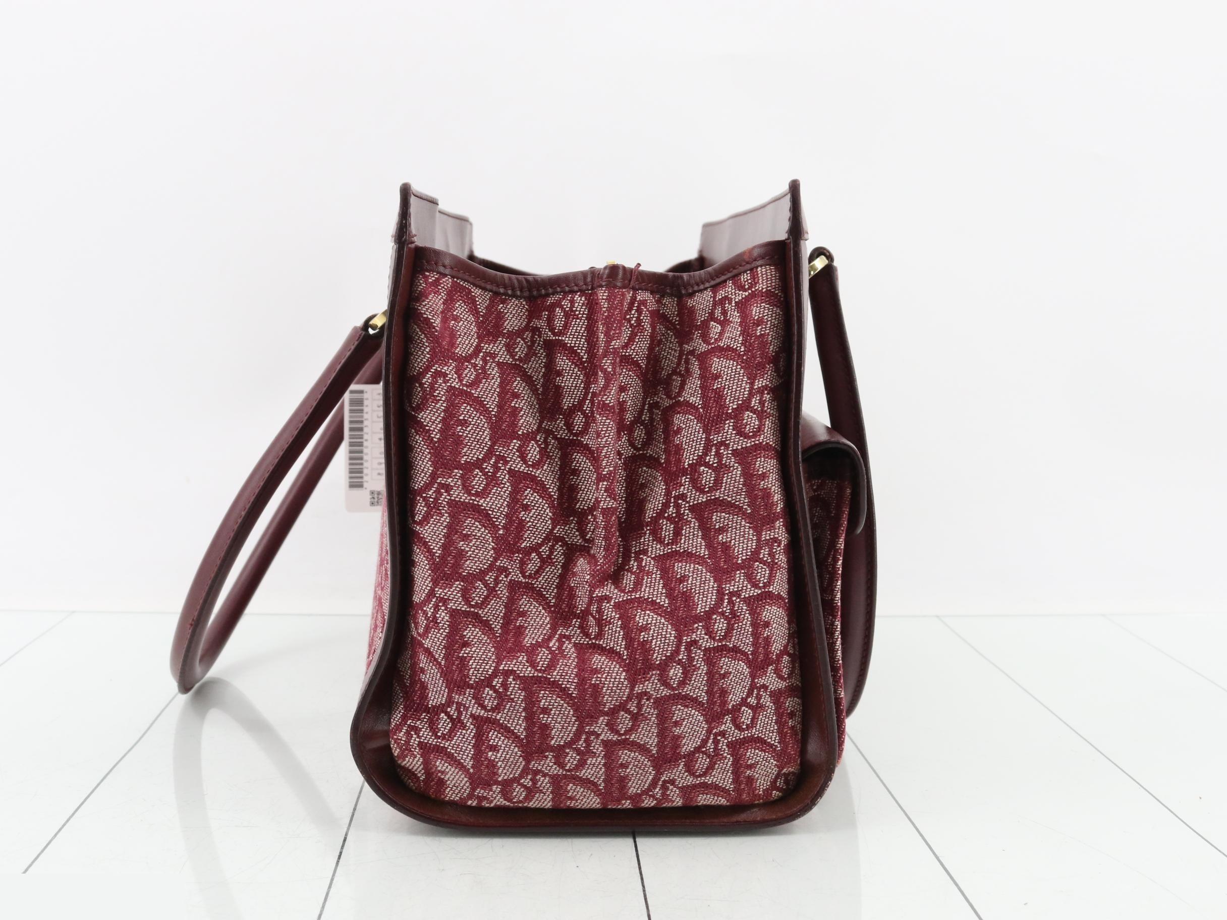 Trotter (bag) - Shoulder bag - Bordeaux — view 4