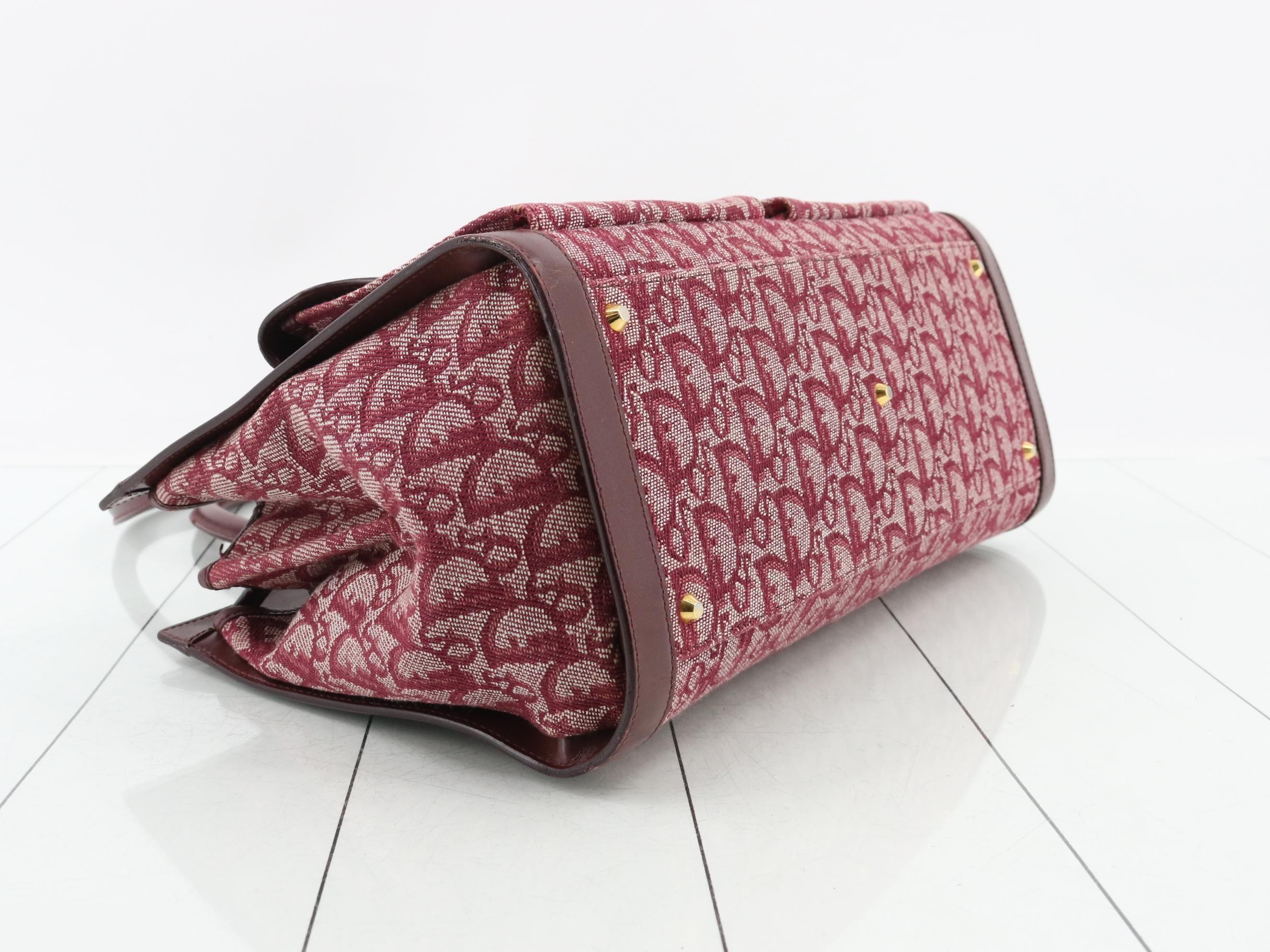 Trotter (bag) - Shoulder bag - Bordeaux — view 5