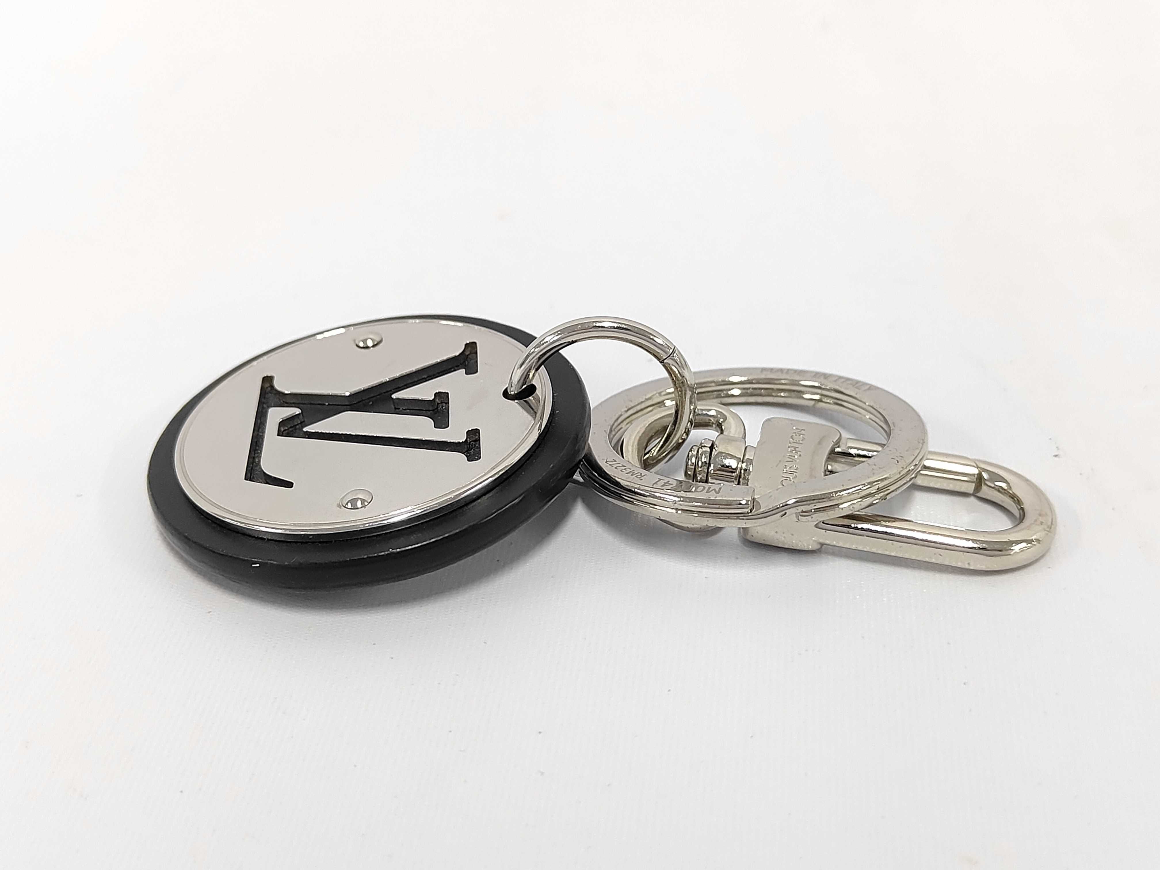 LV Circle M00741 Key Case — view 3