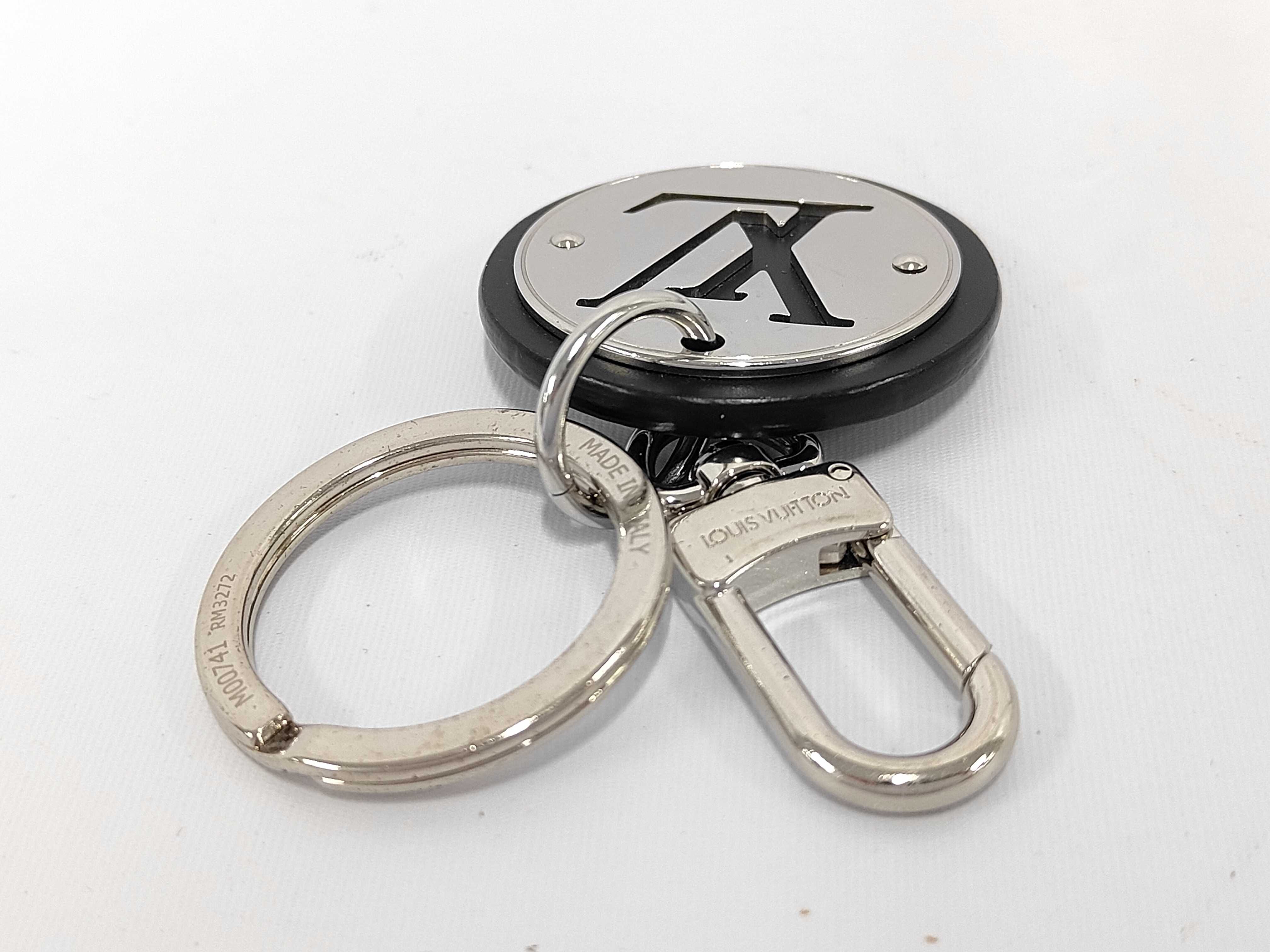 LV Circle M00741 Key Case — view 4