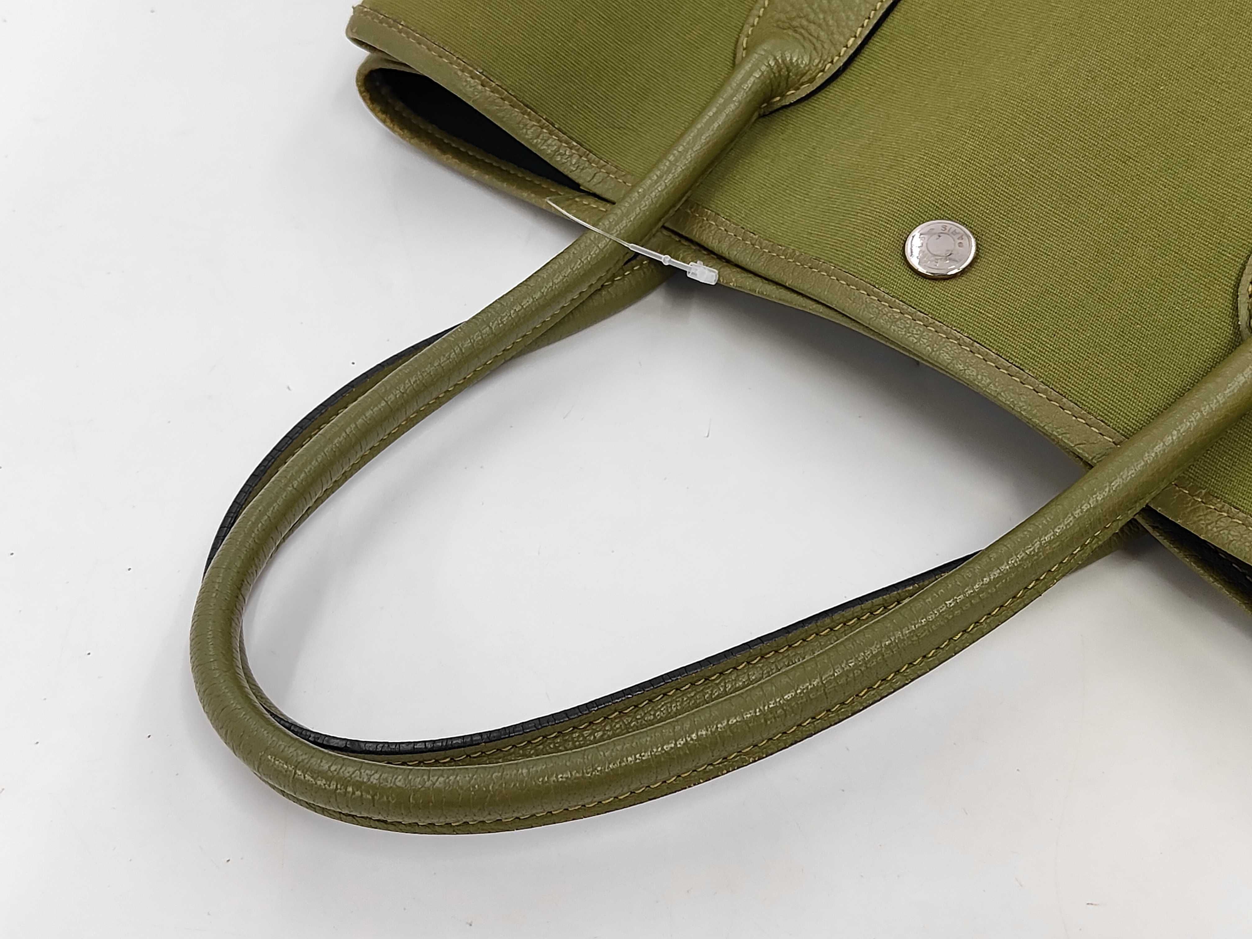 Garden Party 36 Anise Green Tote Bag — view 3
