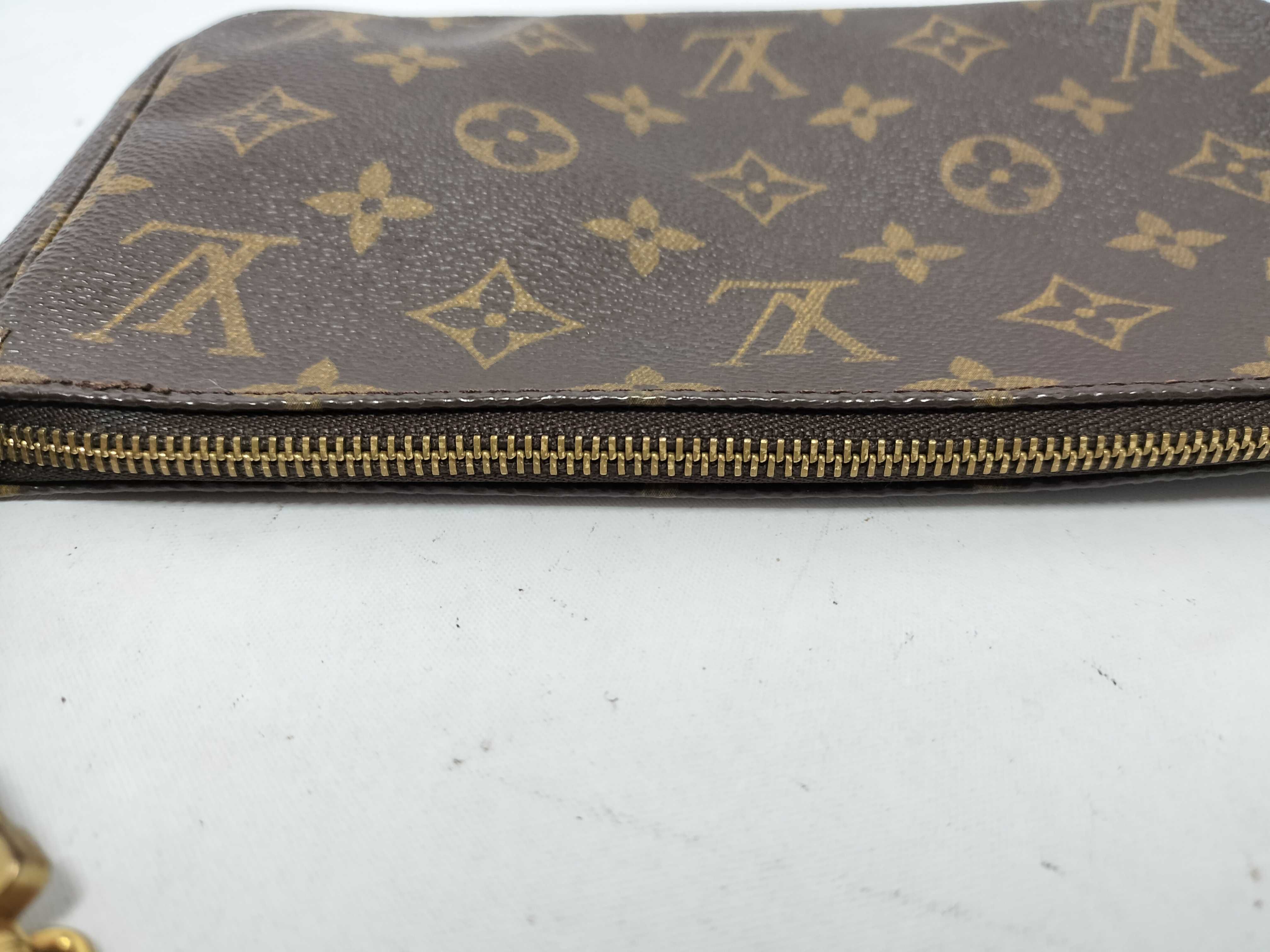 Monogram Louis Vuitton M51980 Pochette Accessoires Monogram CA1100 Pouch — view 4