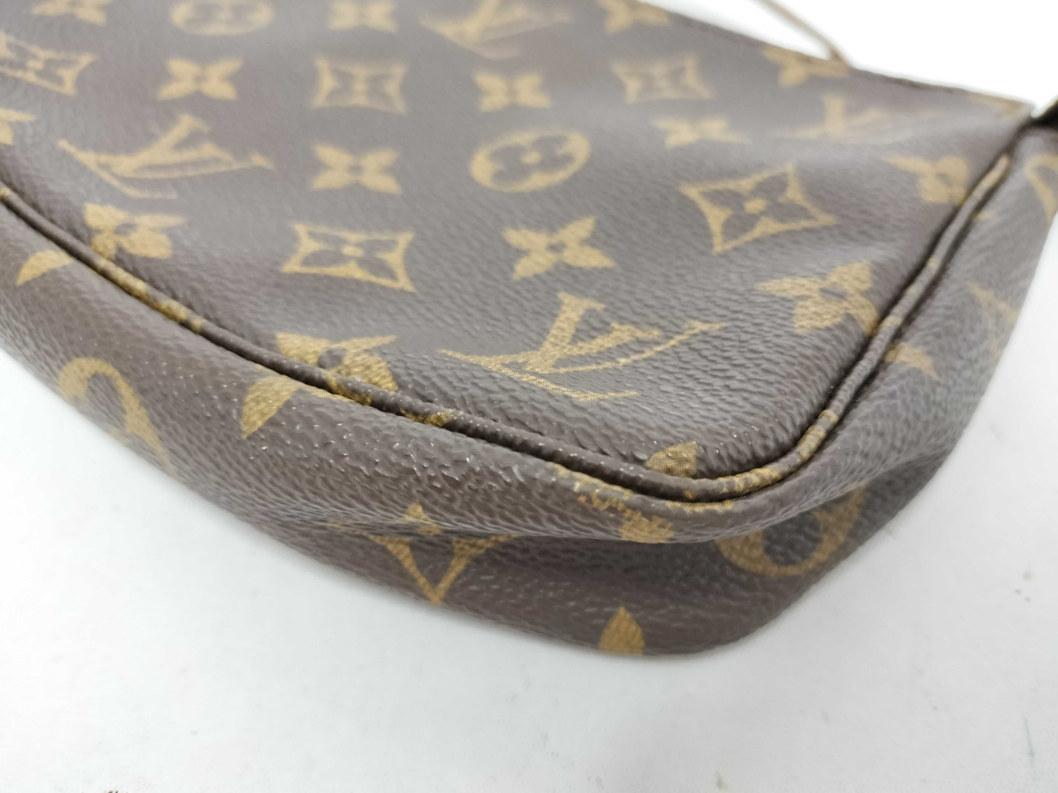 Monogram Louis Vuitton M51980 Pochette Accessoires Monogram CA1100 Pouch — view 10