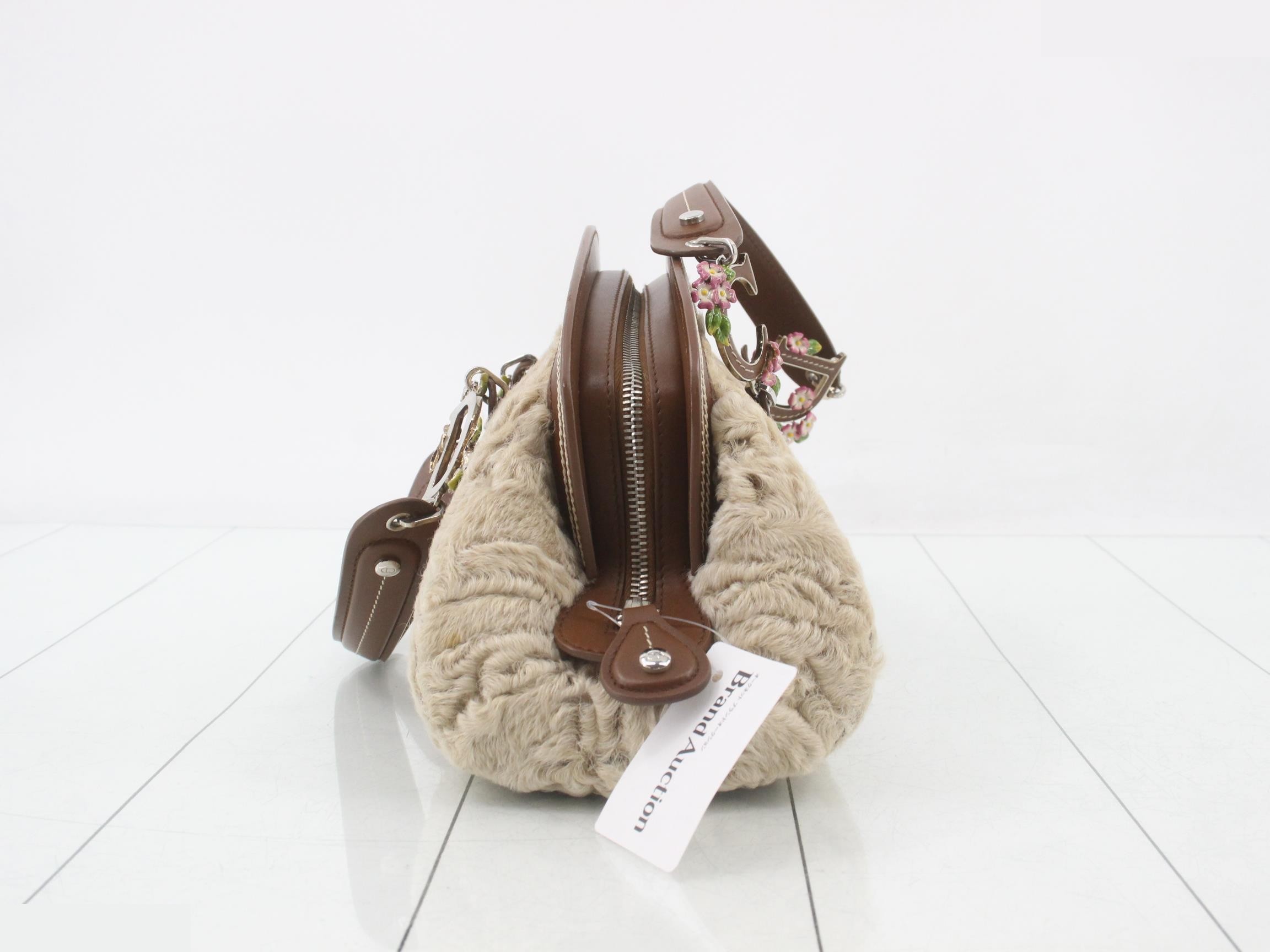 handbag — view 4