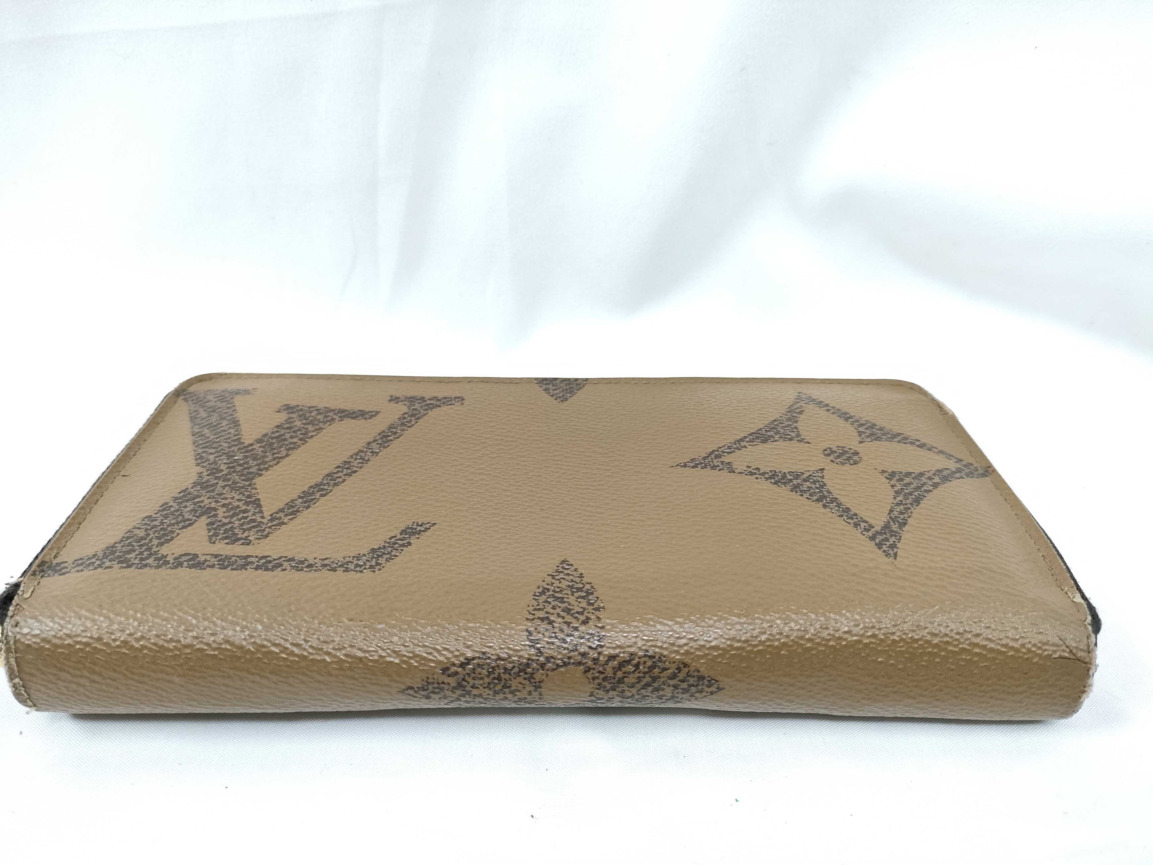 Giant Reverse Zippy Wallet M69353 — view 3