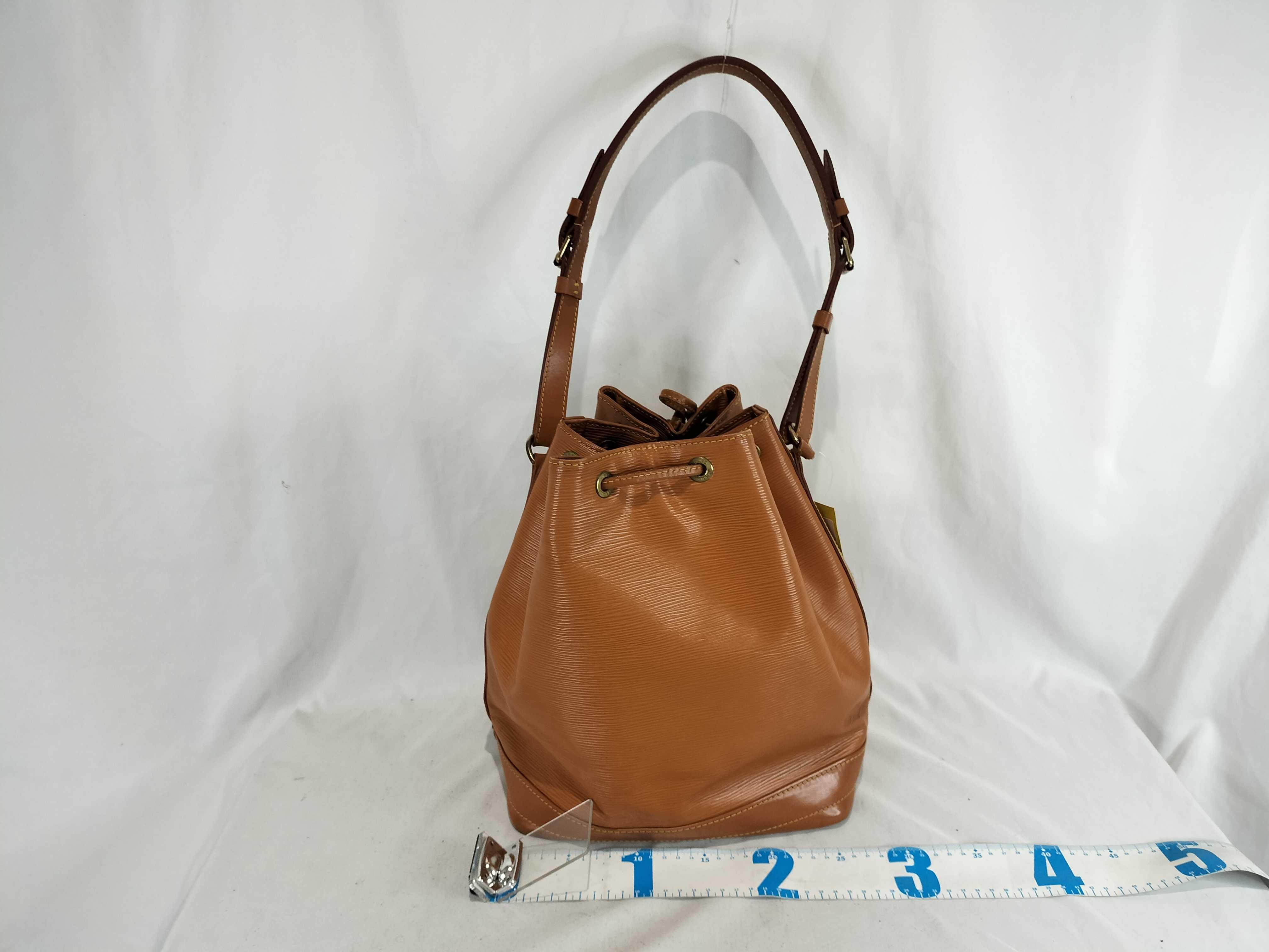 Epi Noé Shoulder Bag — view 2