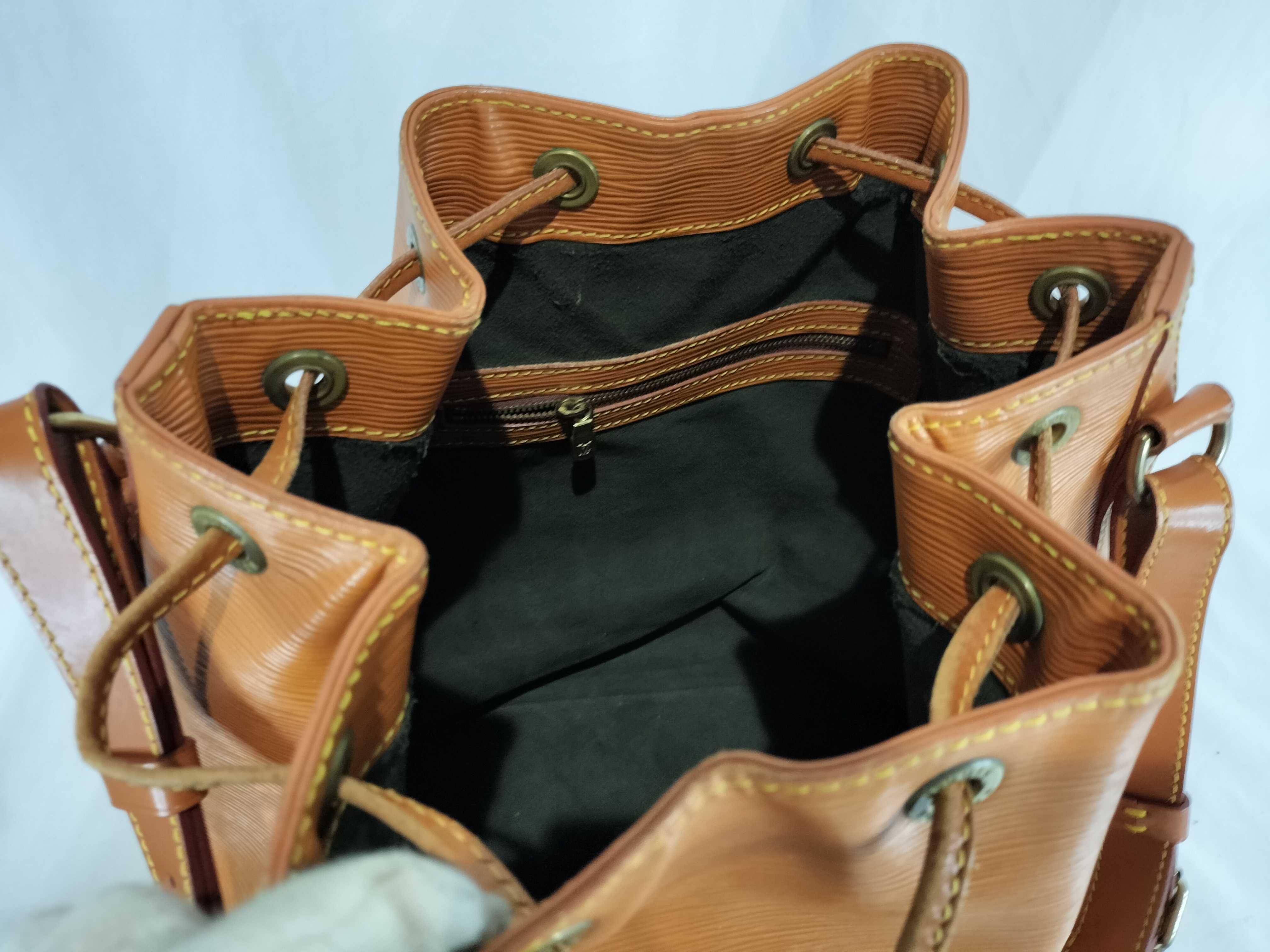 Epi Noé Shoulder Bag — view 11