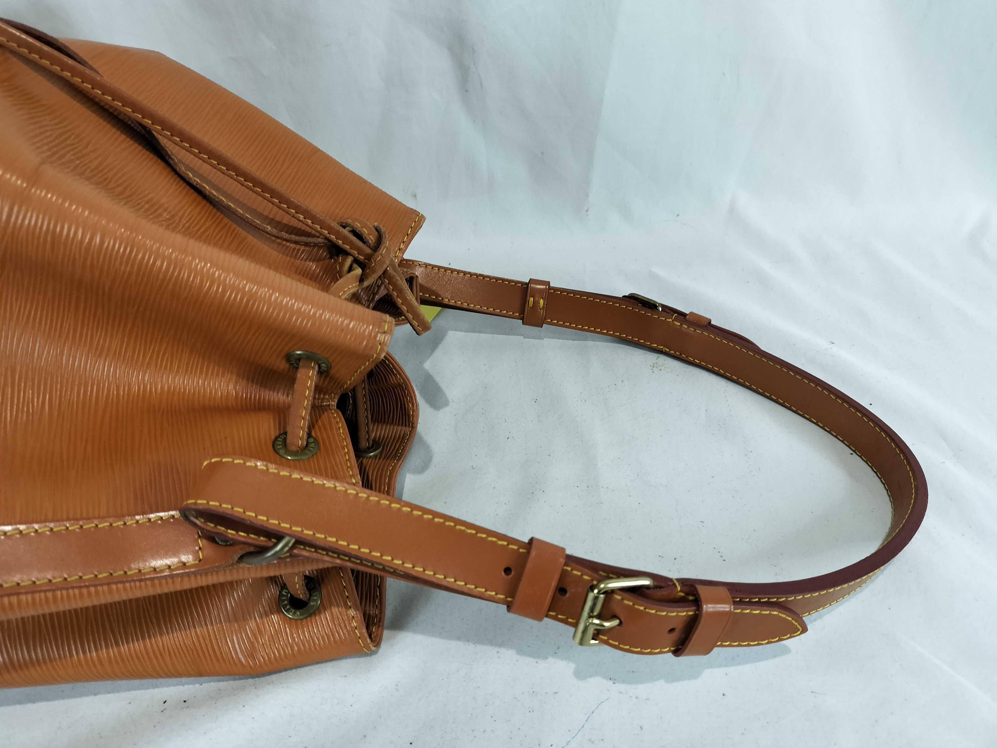 Epi Noé Shoulder Bag — view 3