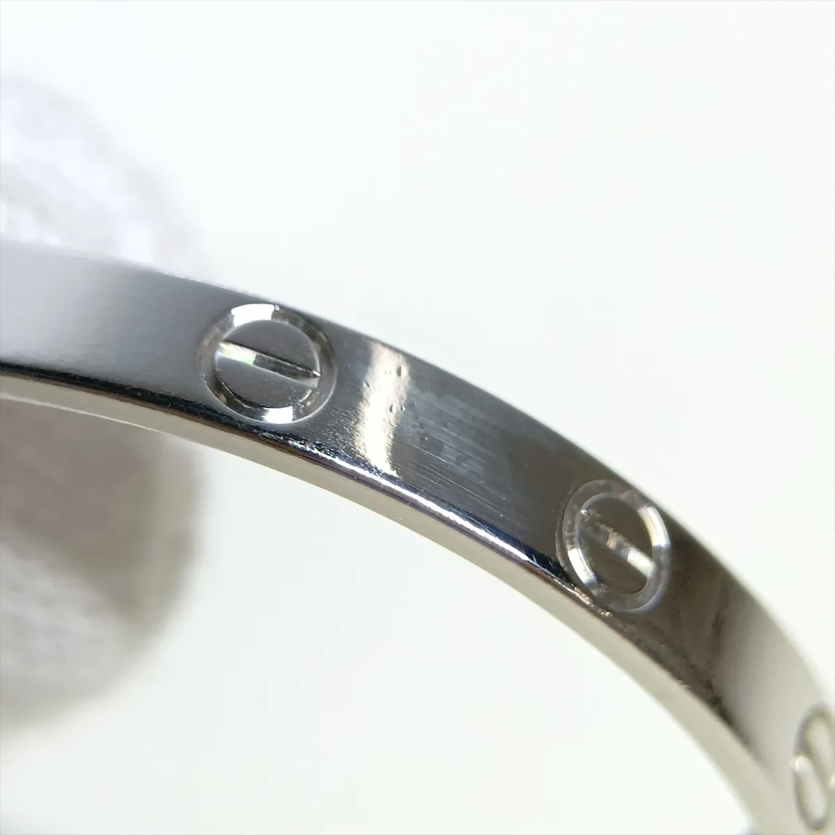 Love Earrings 750 (WG) 14.0g EX2339 Post Distortion — view 7