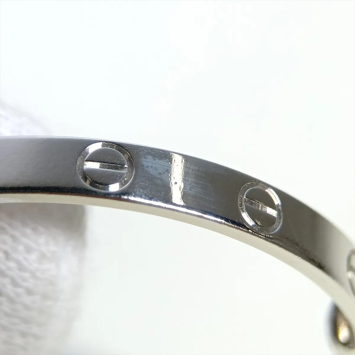 Love Earrings 750 (WG) 14.0g EX2339 Post Distortion — view 8