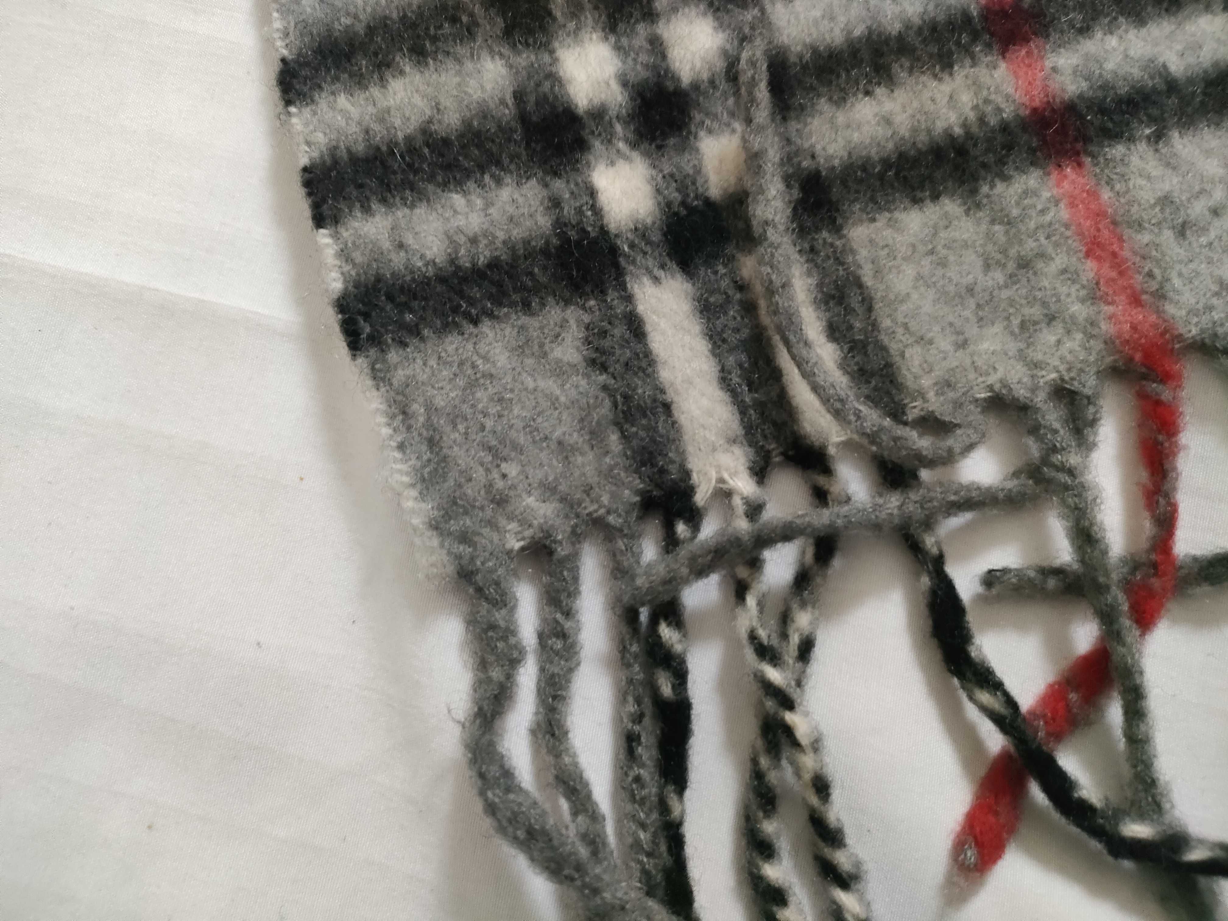 100% Cashmere Scarf, Nova Check Pattern, and other accessories. — view 3