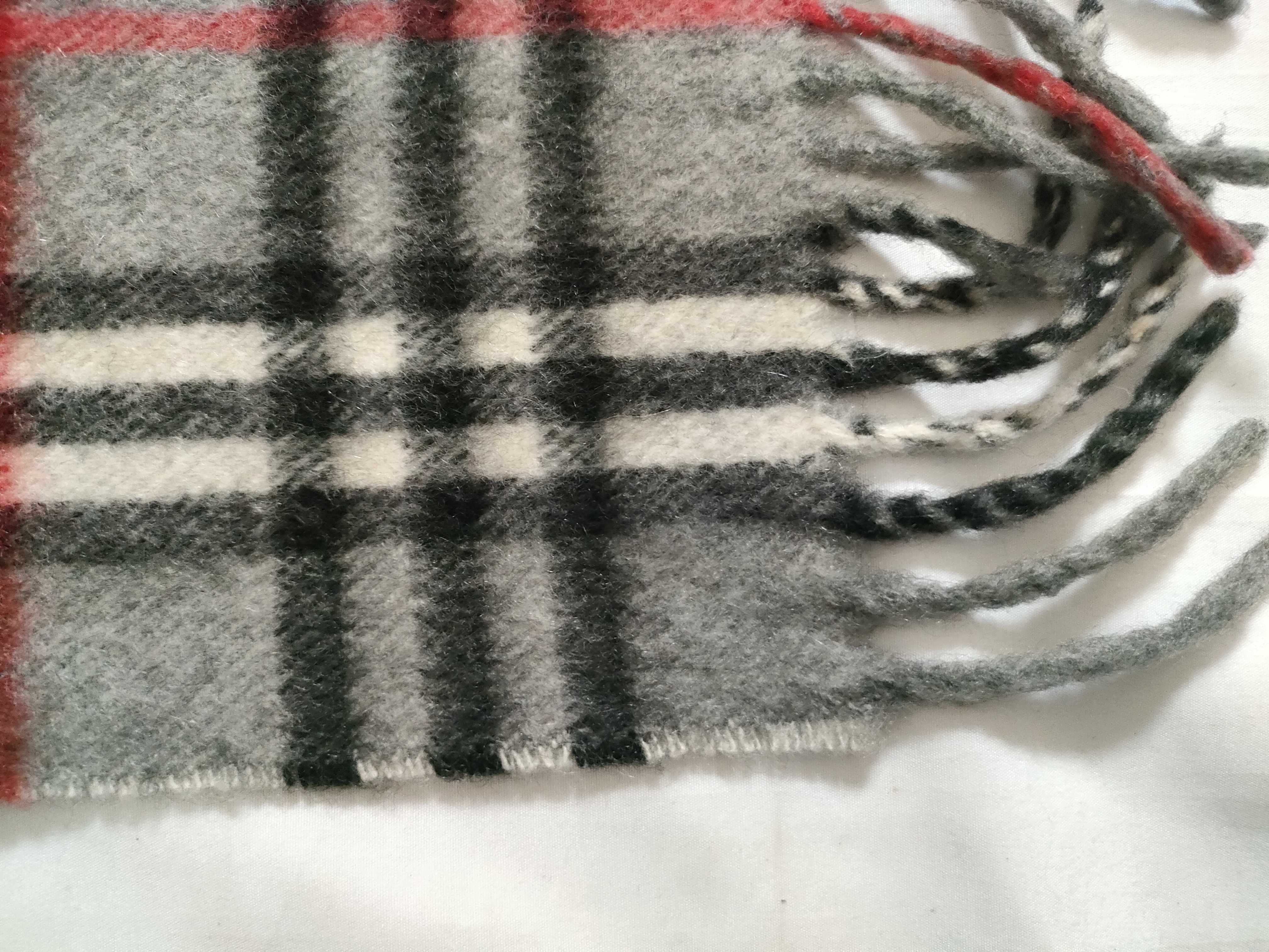 100% Cashmere Scarf, Nova Check Pattern, and other accessories. — view 5