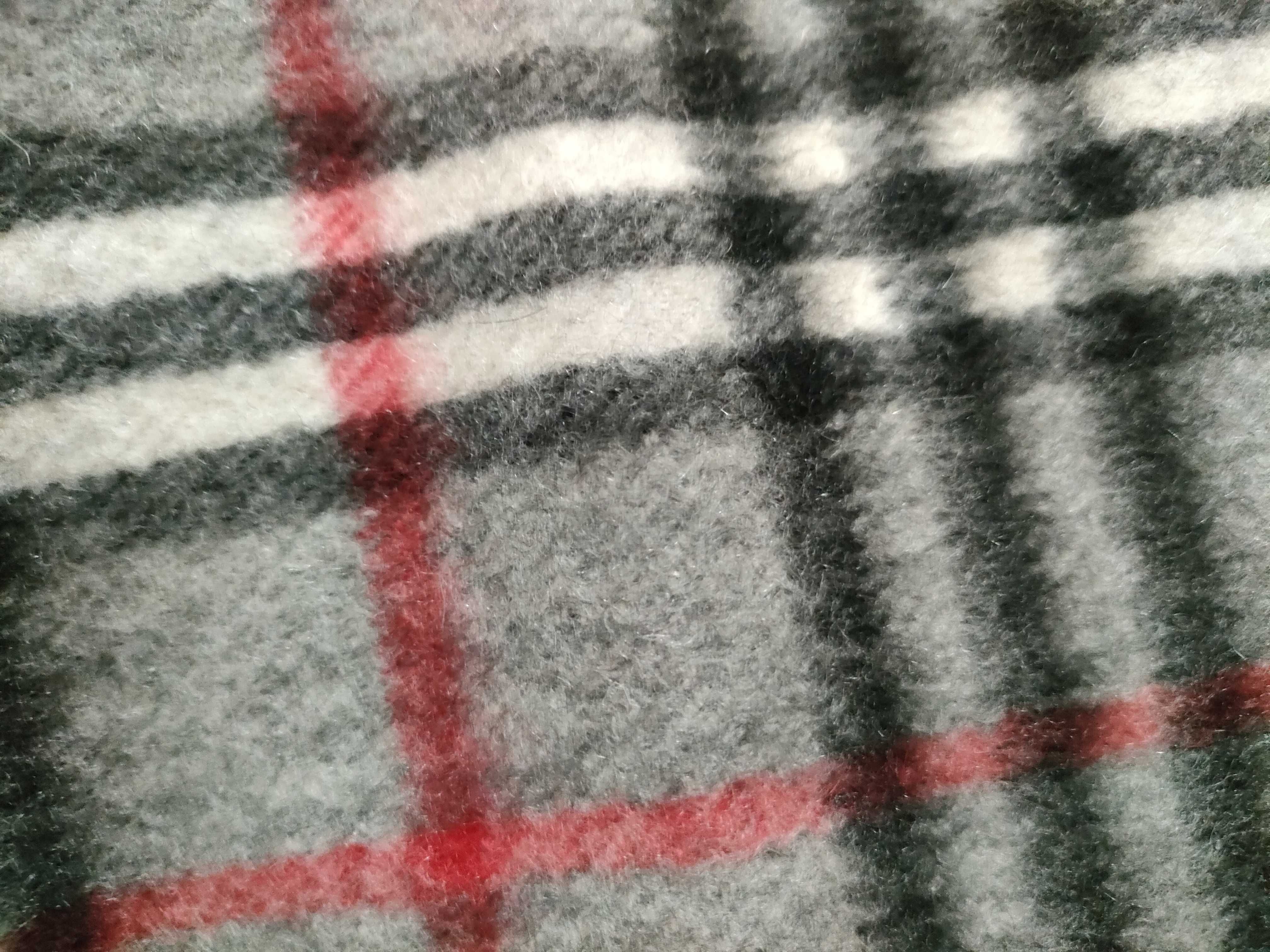 100% Cashmere Scarf, Nova Check Pattern, and other accessories. — view 8