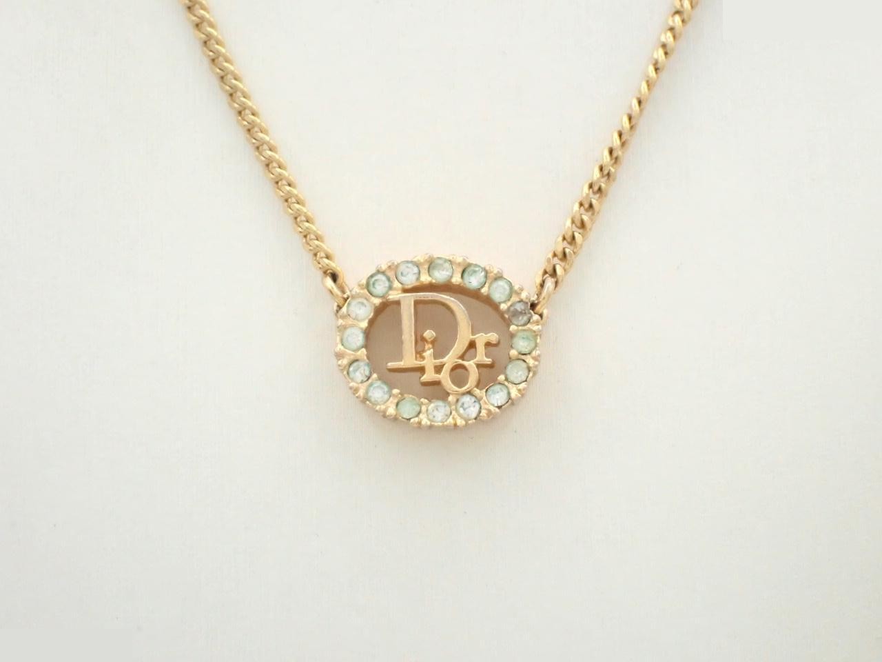Gold necklace, chain approximately 40cm
