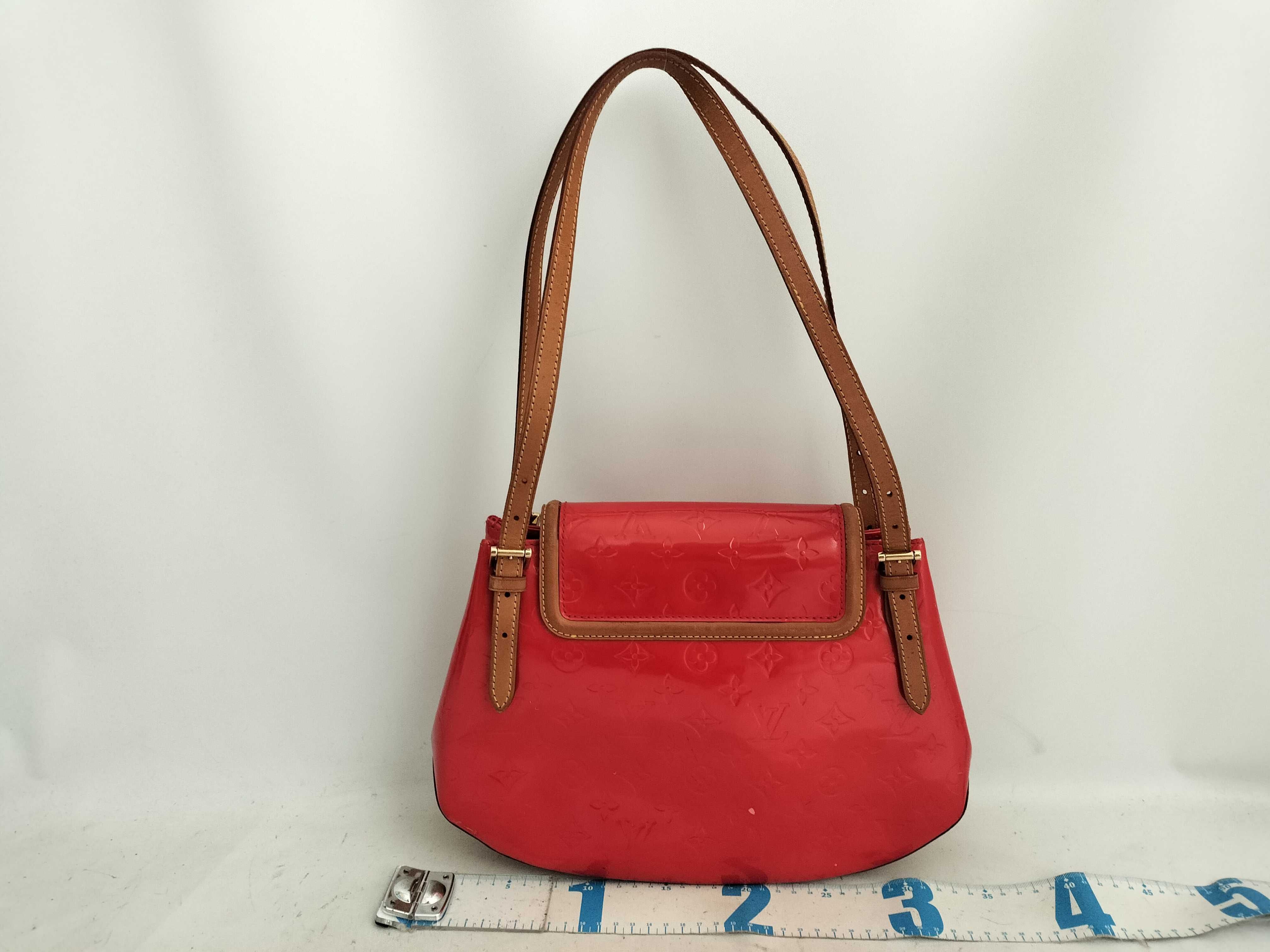 Vernis Louis Vuitton Red Vernis Monogram Skein Bay GM M91287 Shoulder Bag — view 2