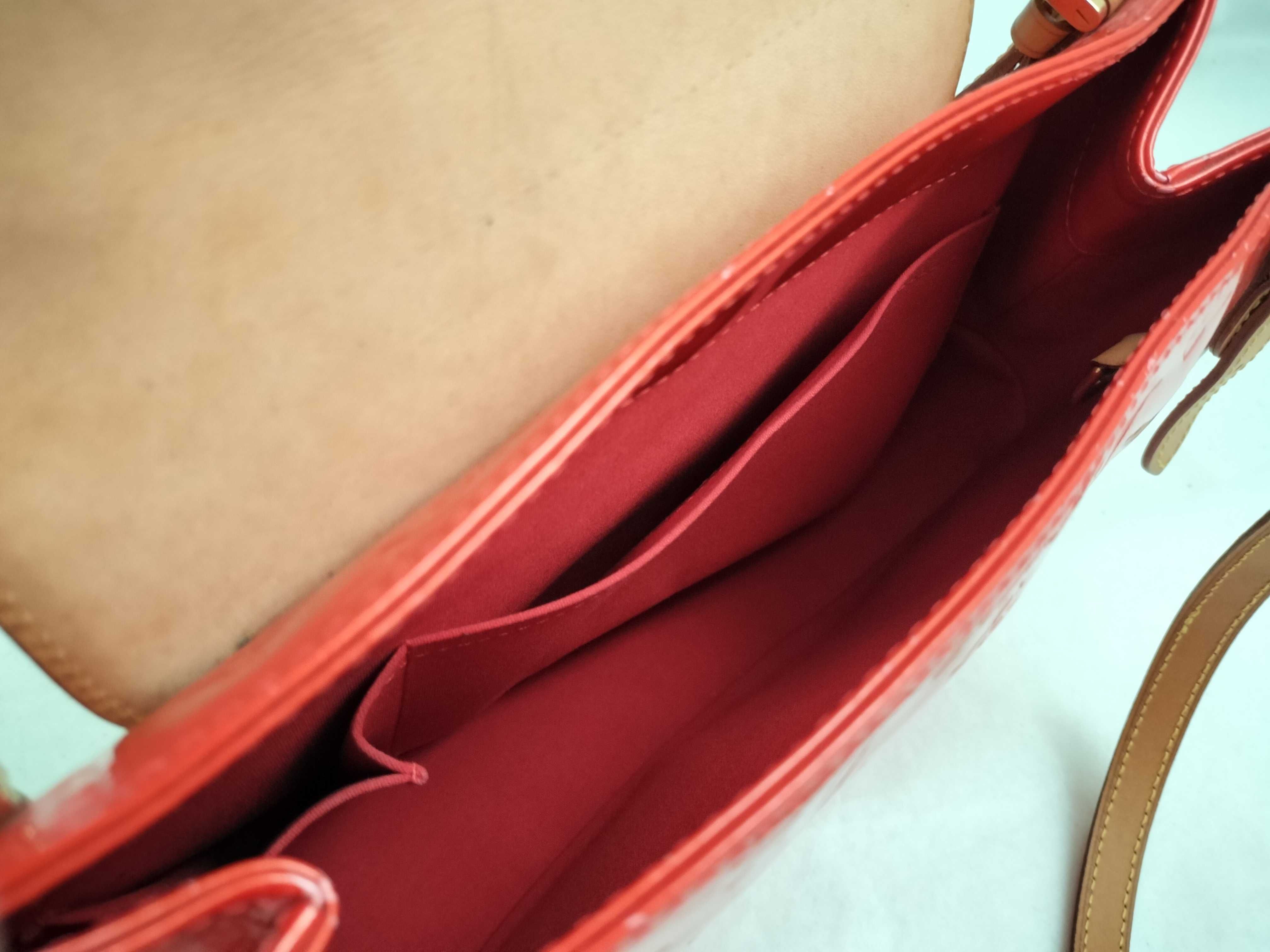 Vernis Louis Vuitton Red Vernis Monogram Skein Bay GM M91287 Shoulder Bag — view 10