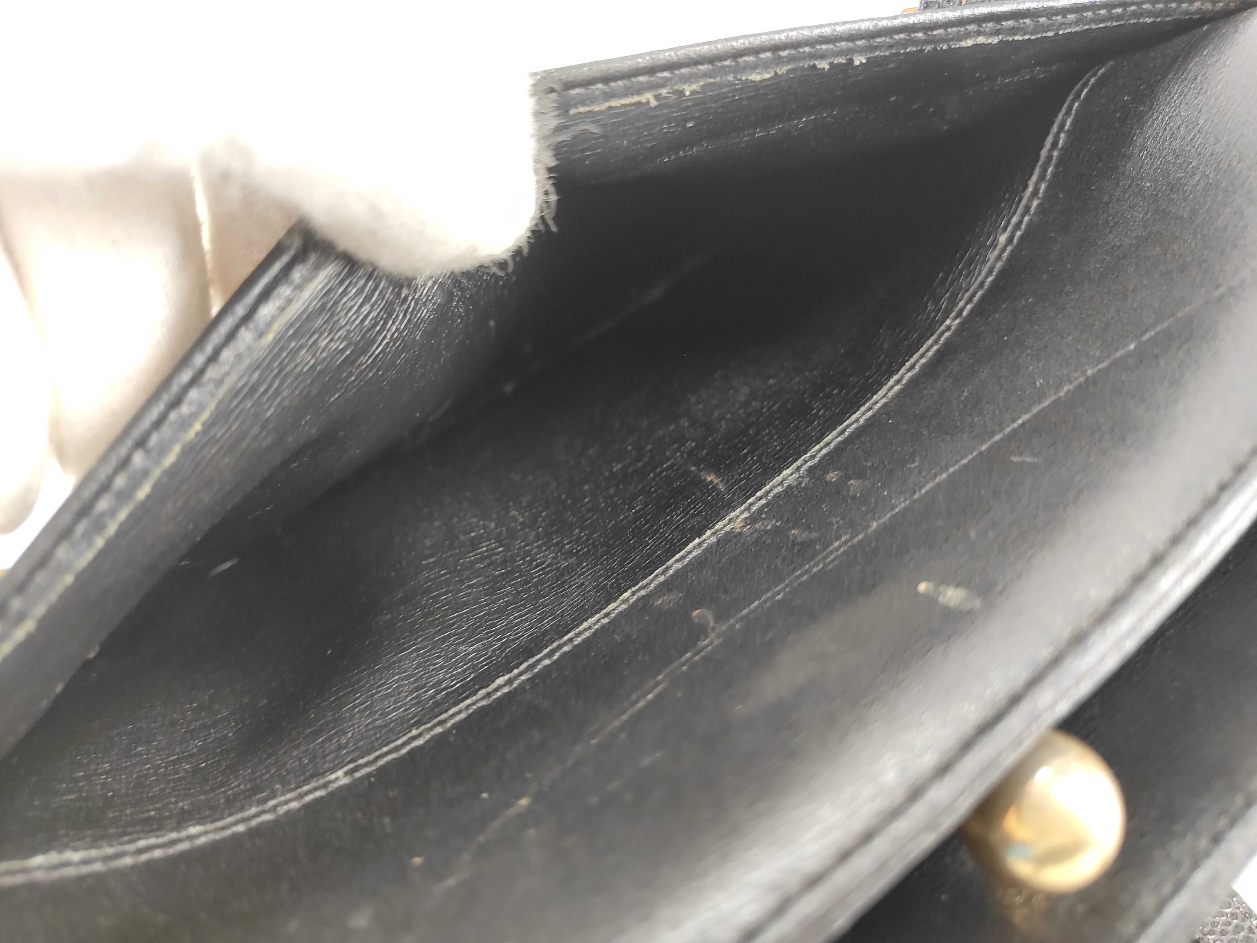 handbag, leather shoulder bag with clasp closure — view 15