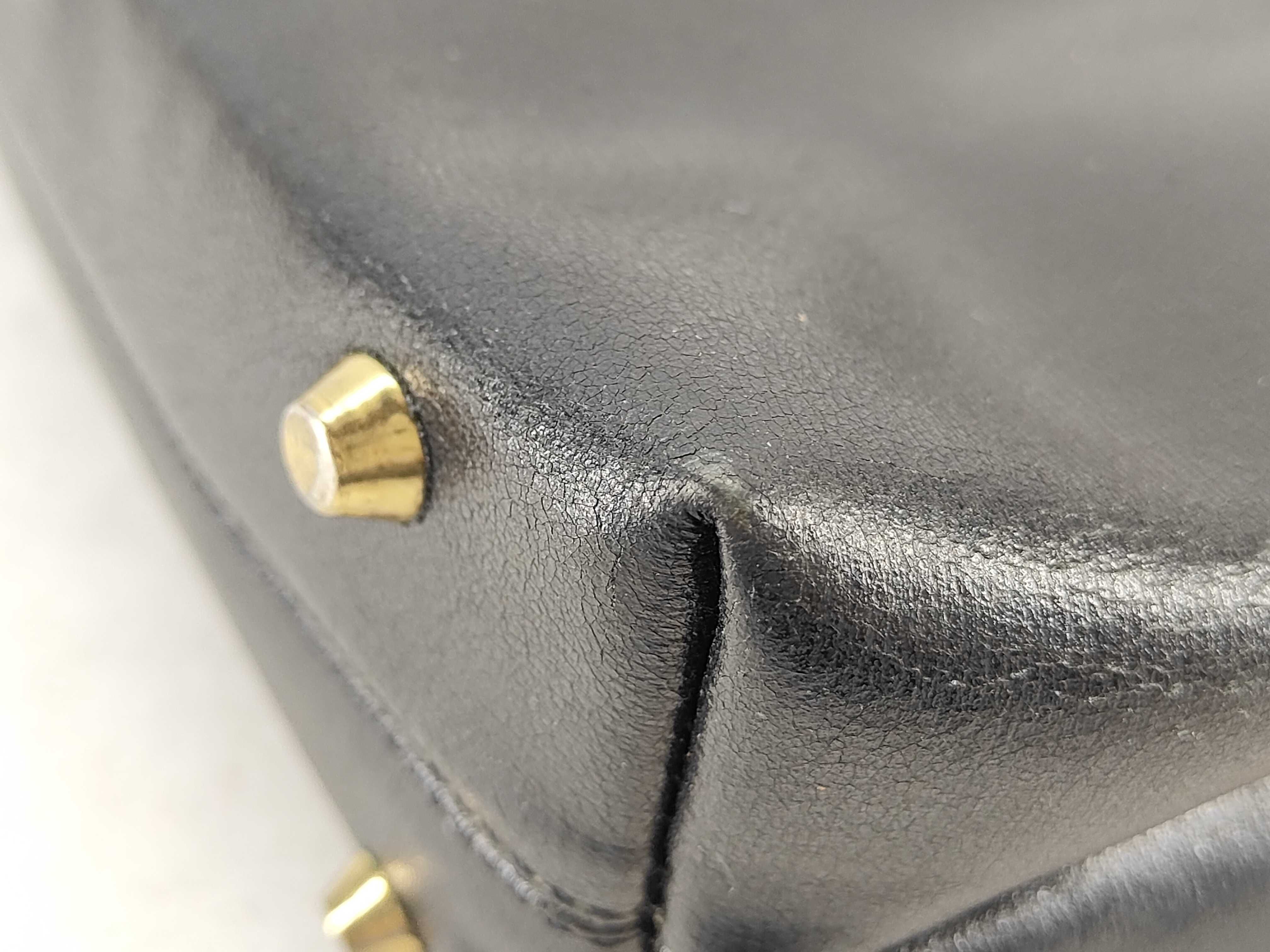 handbag, leather shoulder bag with clasp closure — view 7