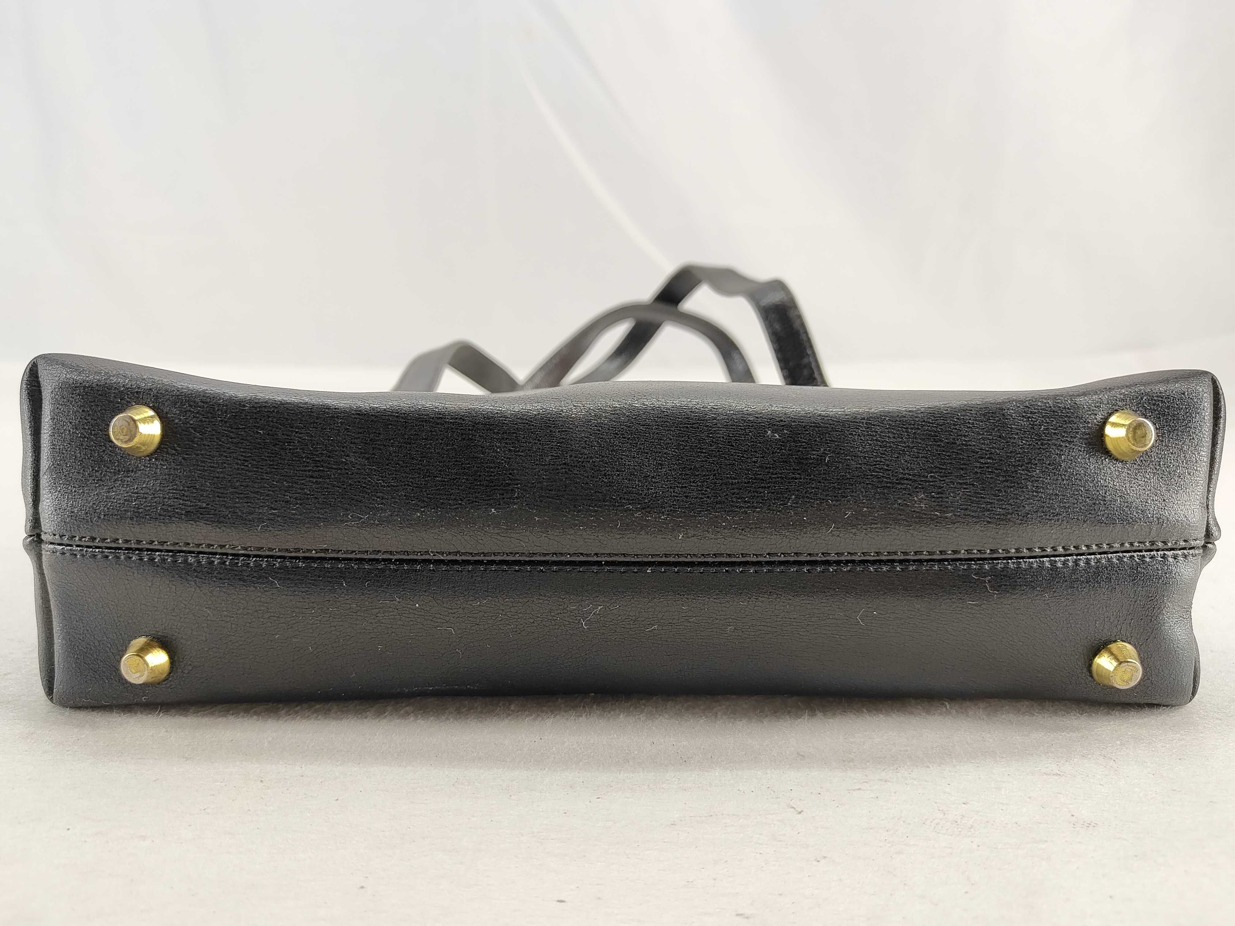 handbag, leather shoulder bag with clasp closure — view 8