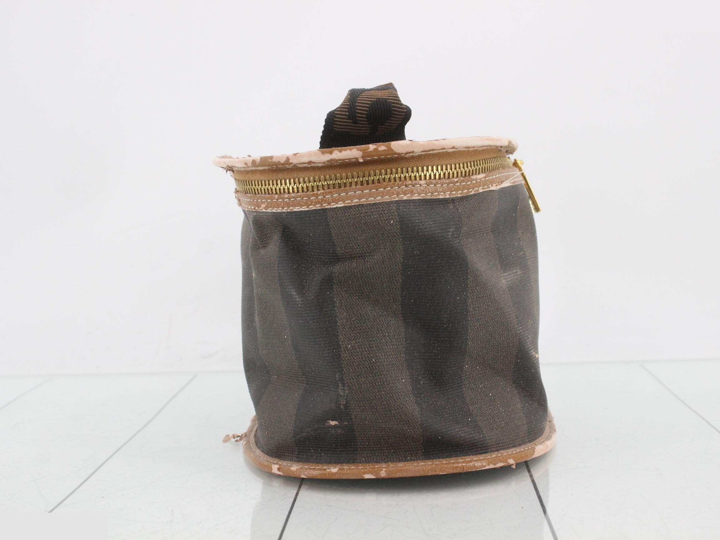 pouch — view 4