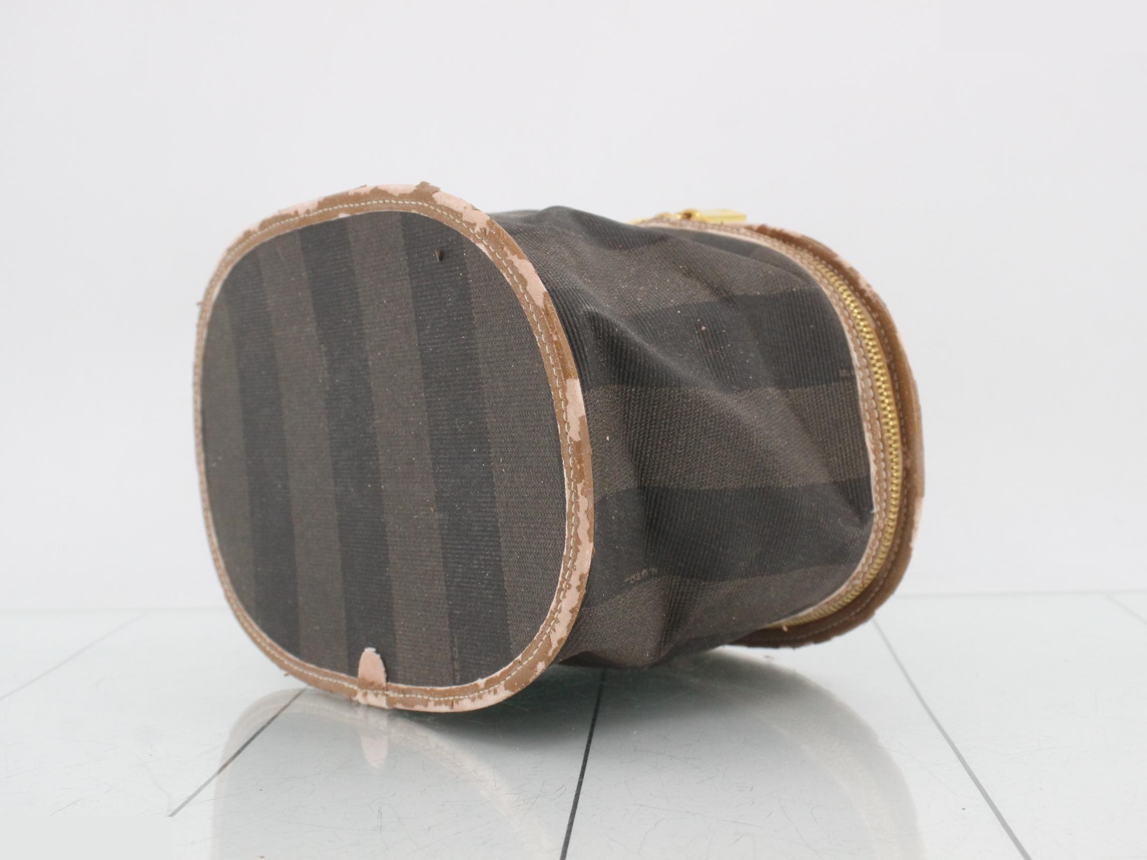 pouch — view 6