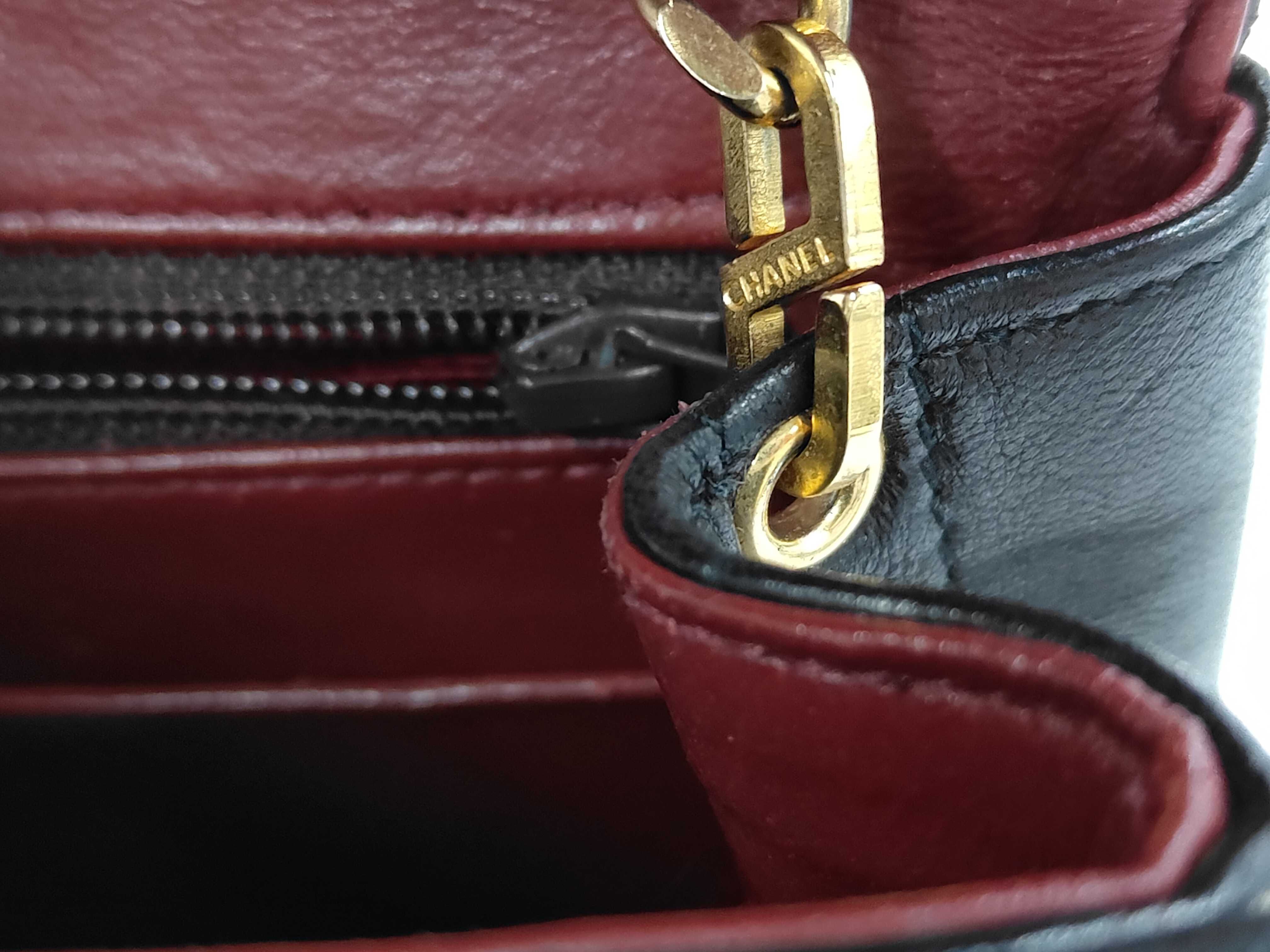 Matelassé 20 Turnlock Shoulder Bag — view 8