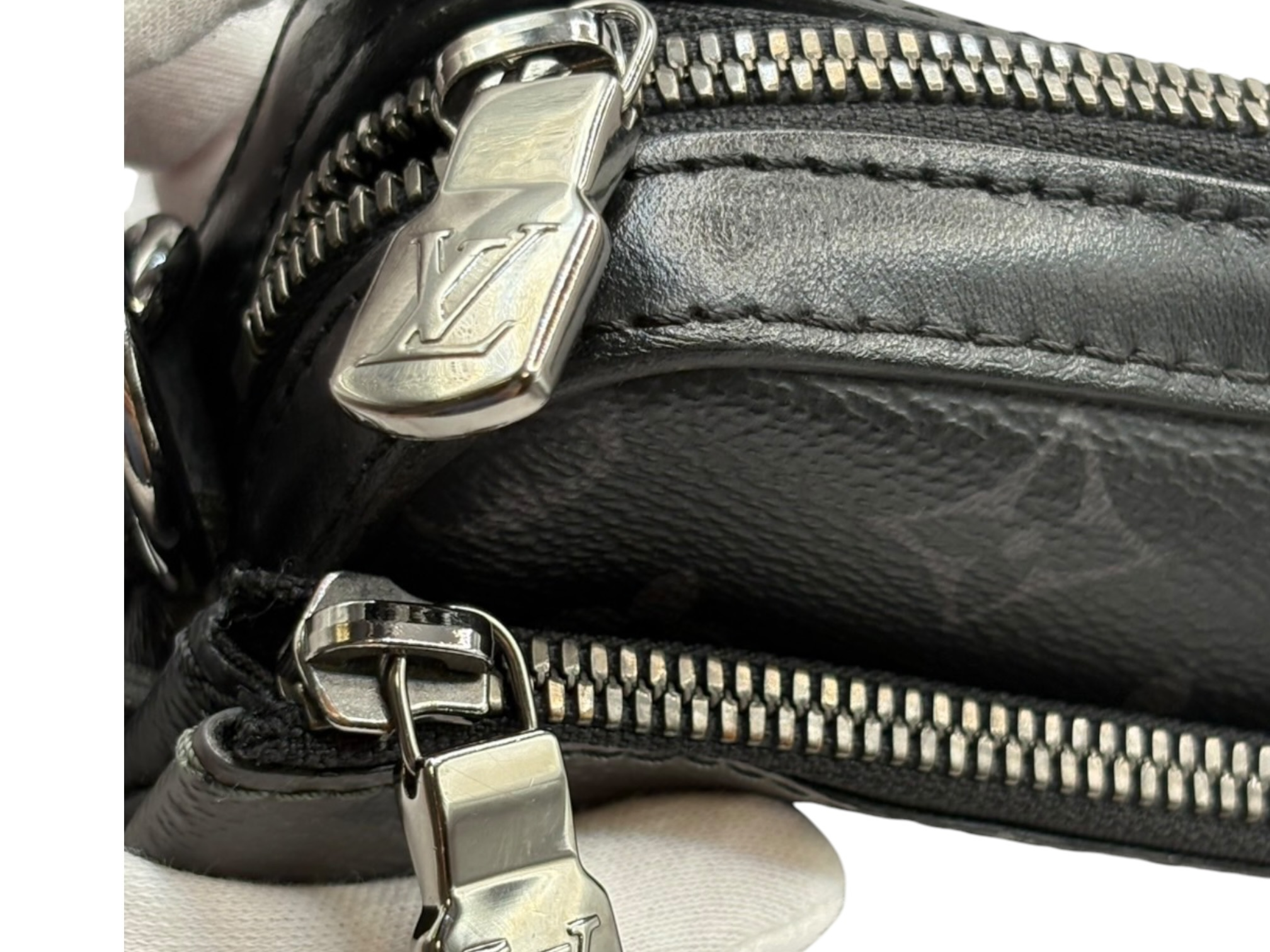Monogram Eclipse Trio Messenger M69443 Black (RFID detected) Shoulder Bag — view 11