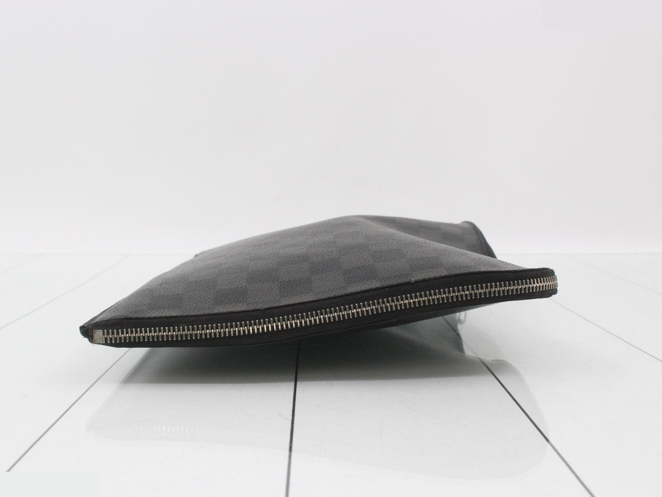 Damier Graphite Pochette Jour GM Clutch Bag — view 3