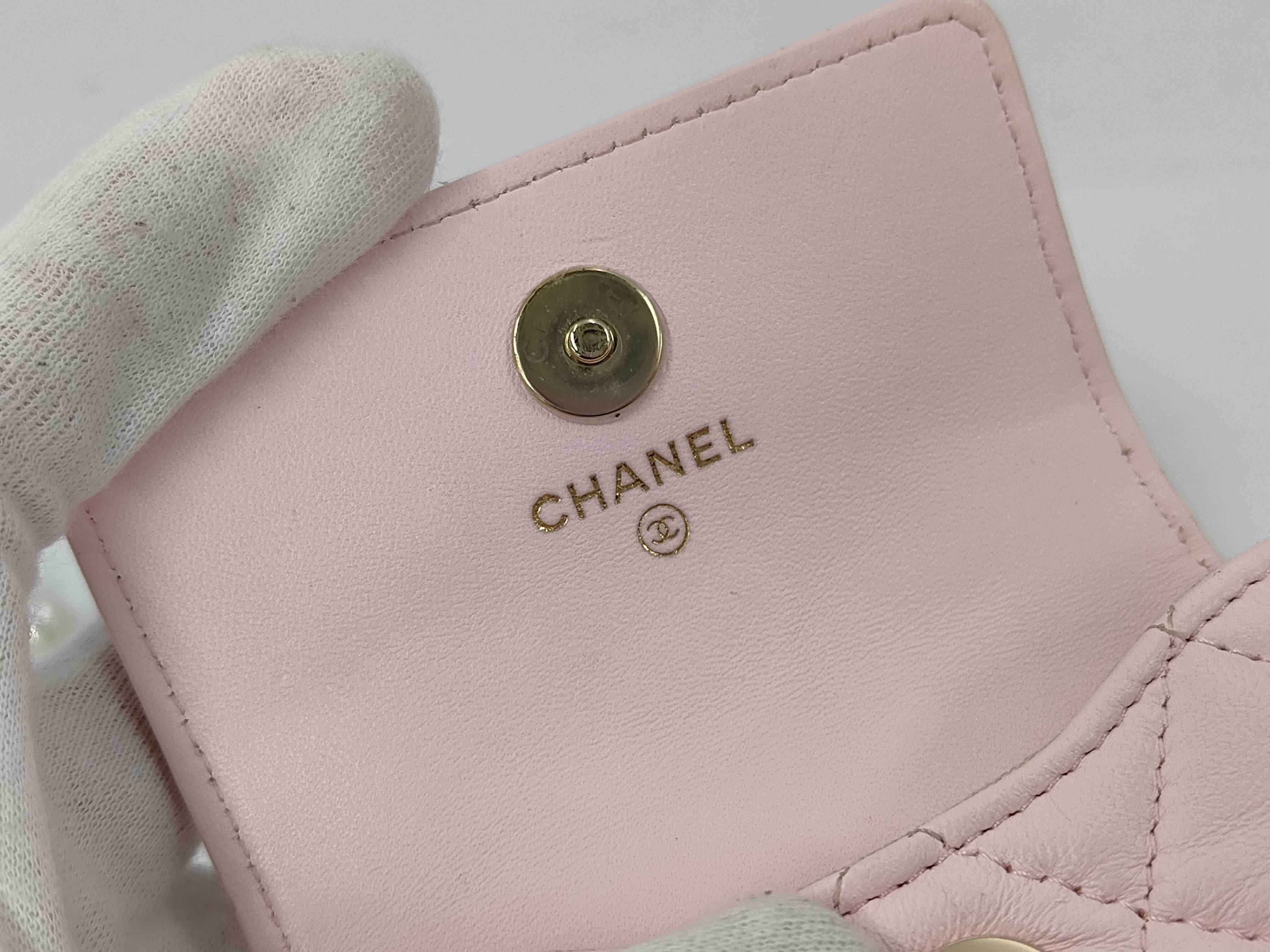 Pearl Matelassé Chain Shoulder Bag — view 11