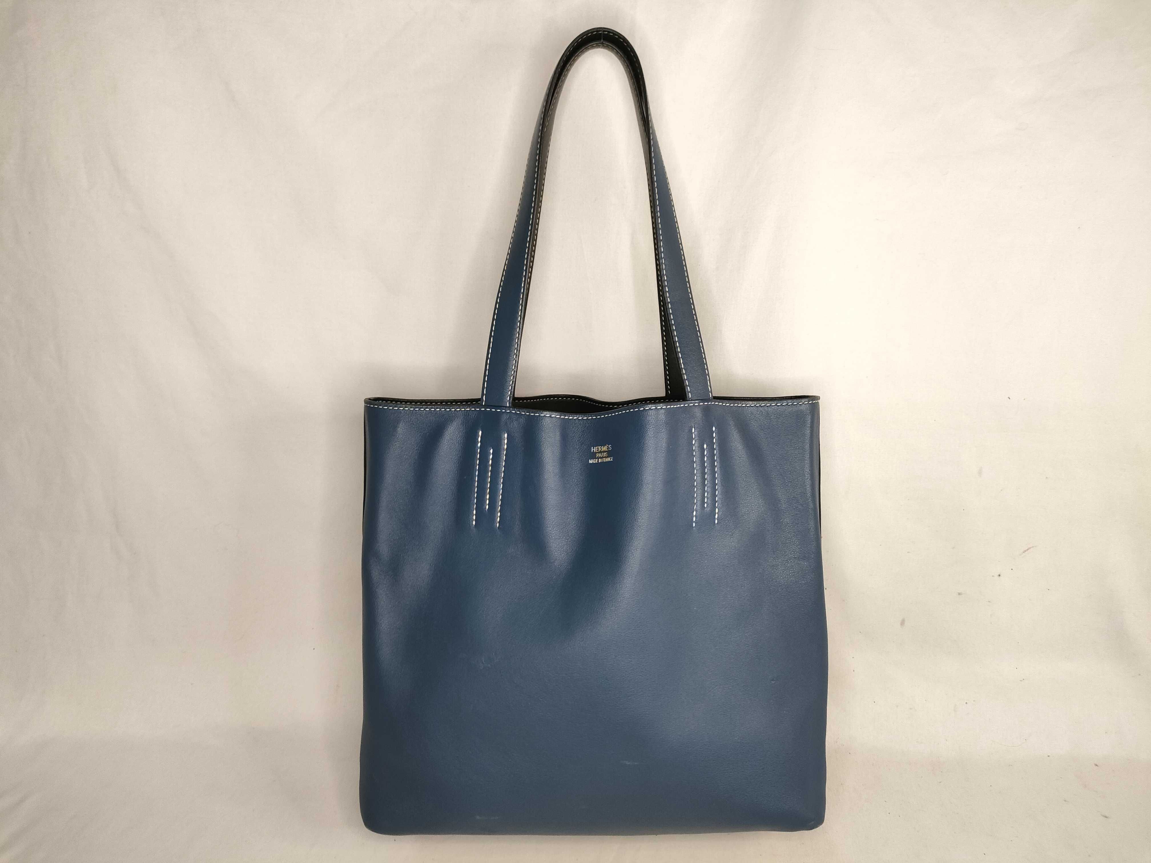Dove Boursens 28 Tote Bag