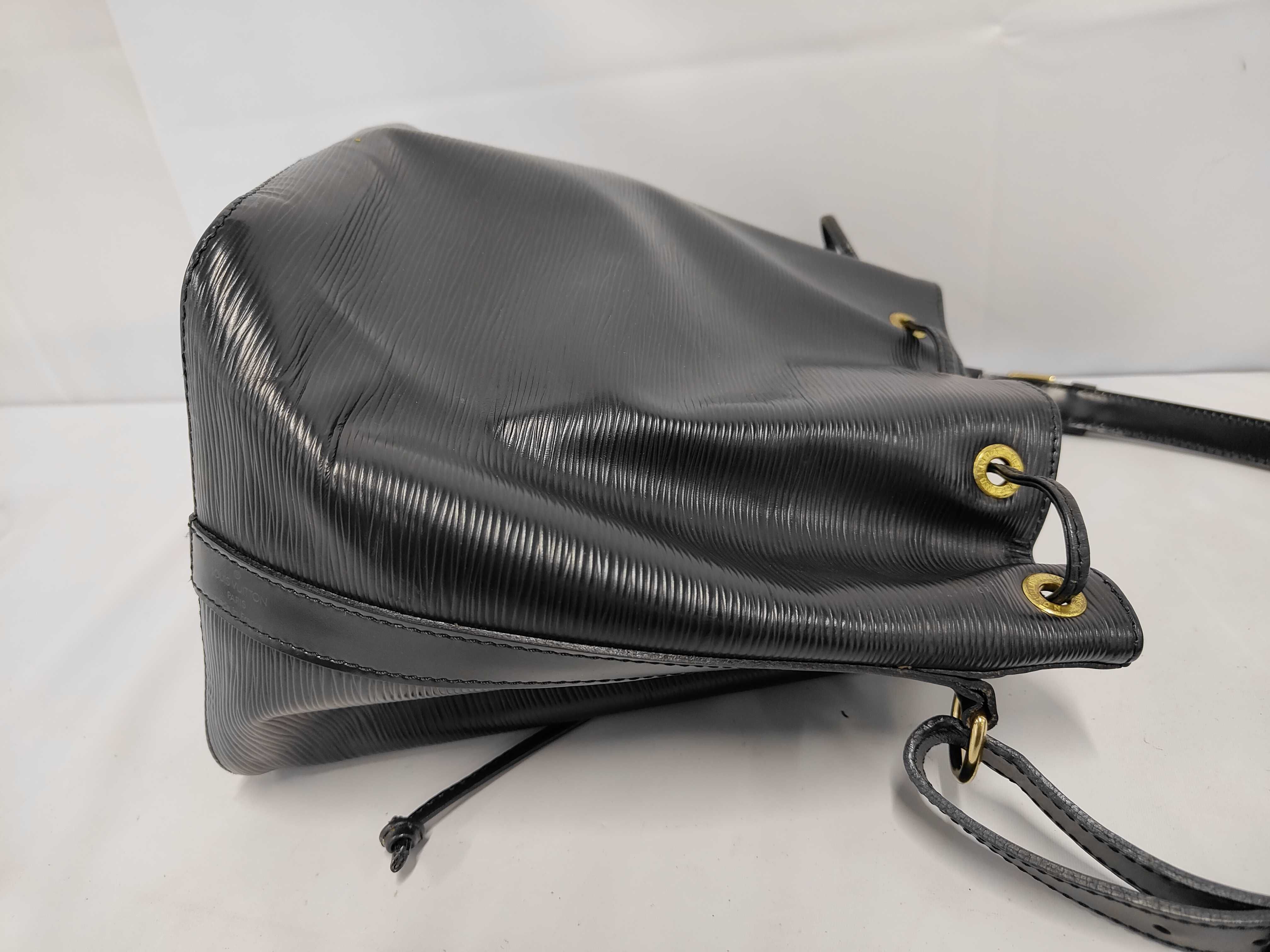 Petit Noé Shoulder Bag — view 11
