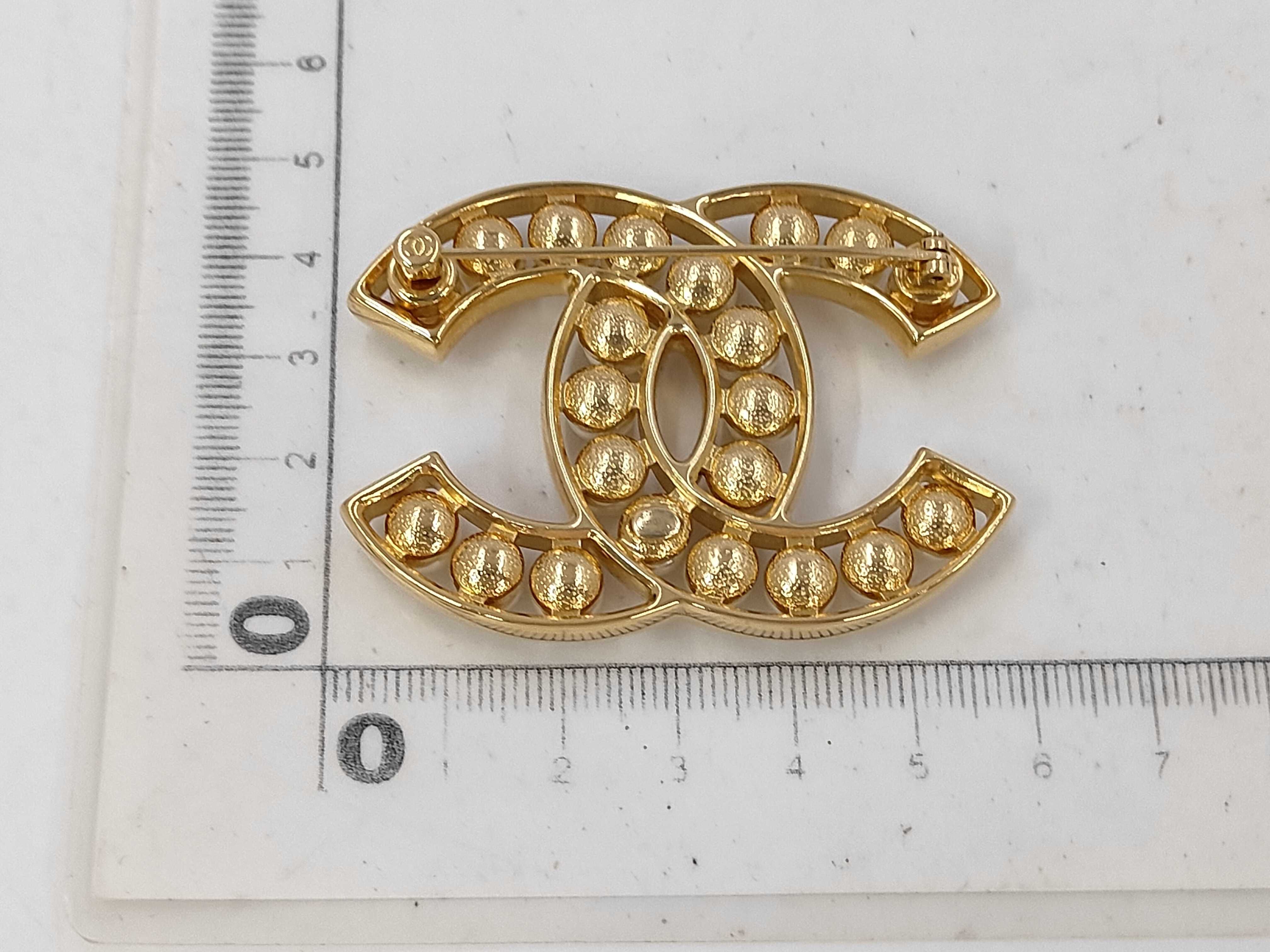 Coco Mark Faux Pearl Brooch B23K Gold Color Brooch — view 2
