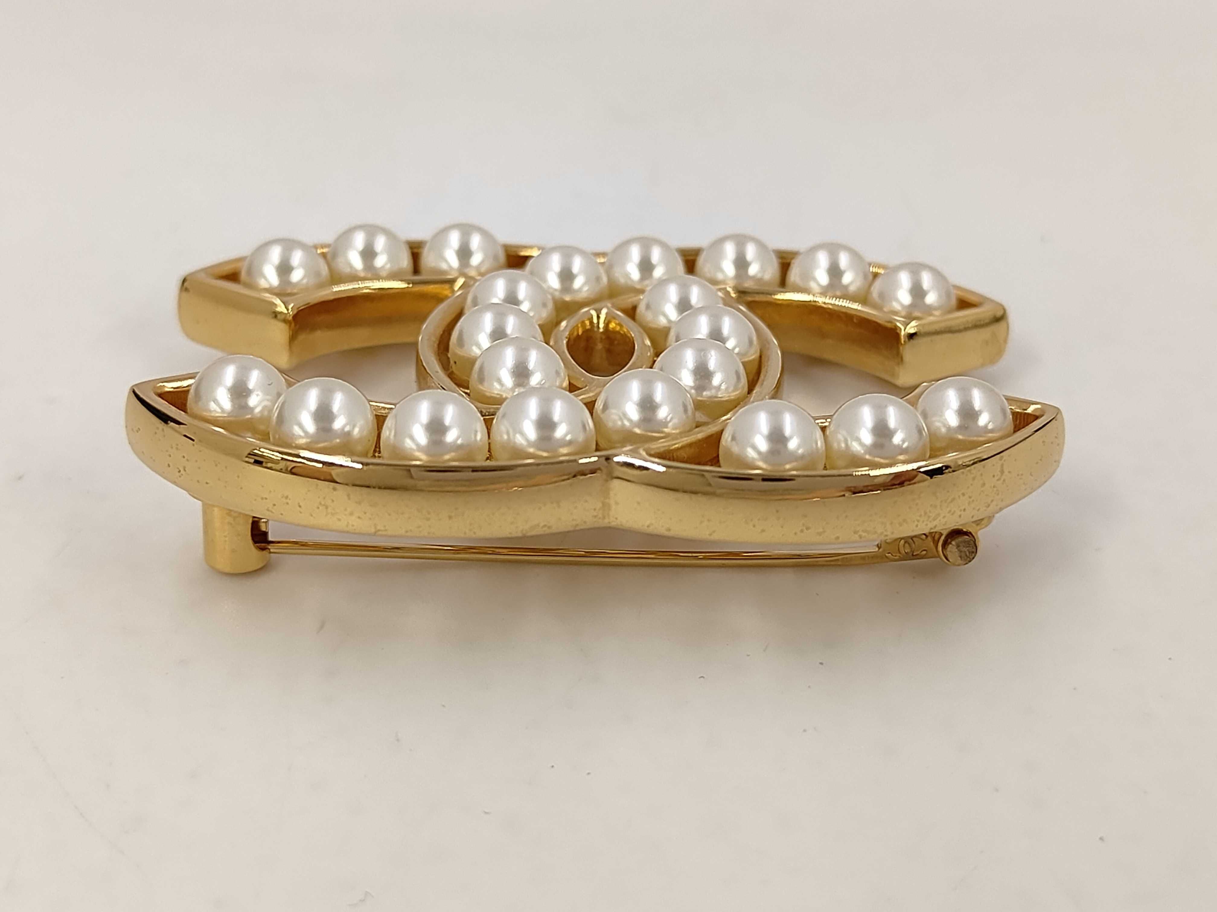 Coco Mark Faux Pearl Brooch B23K Gold Color Brooch — view 4