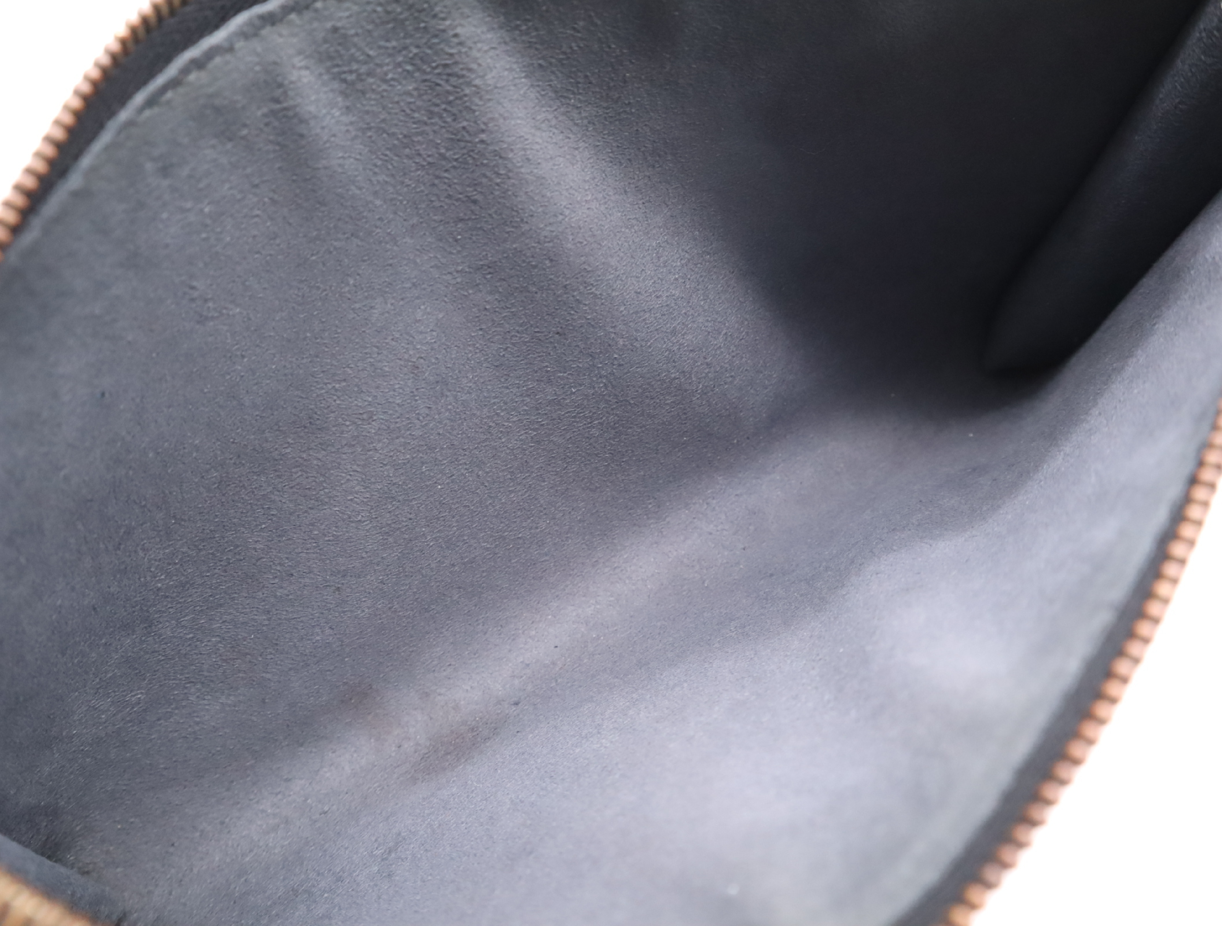 M52942 Epi Pochette Accessoires Noir Pouch — view 12