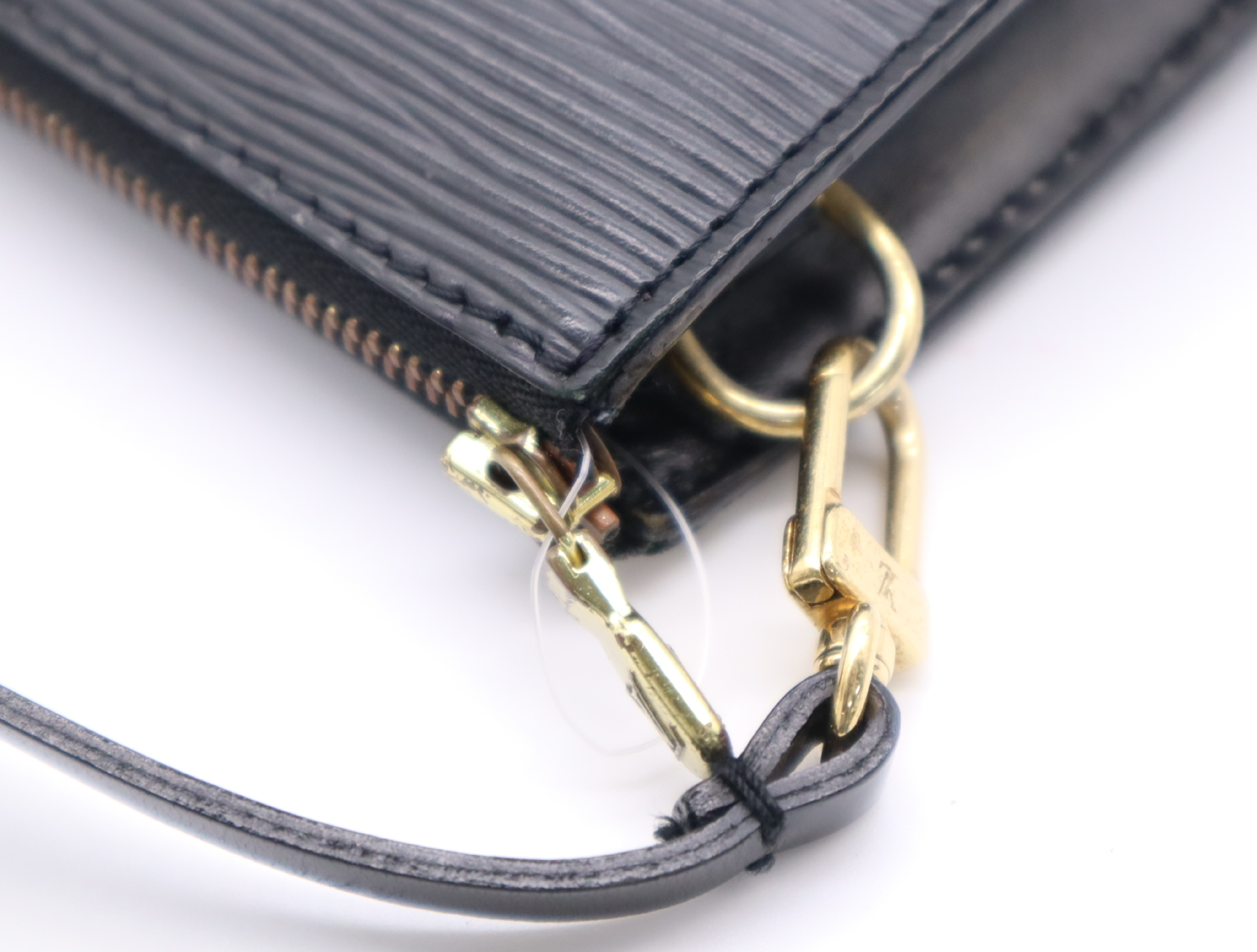 M52942 Epi Pochette Accessoires Noir Pouch — view 9