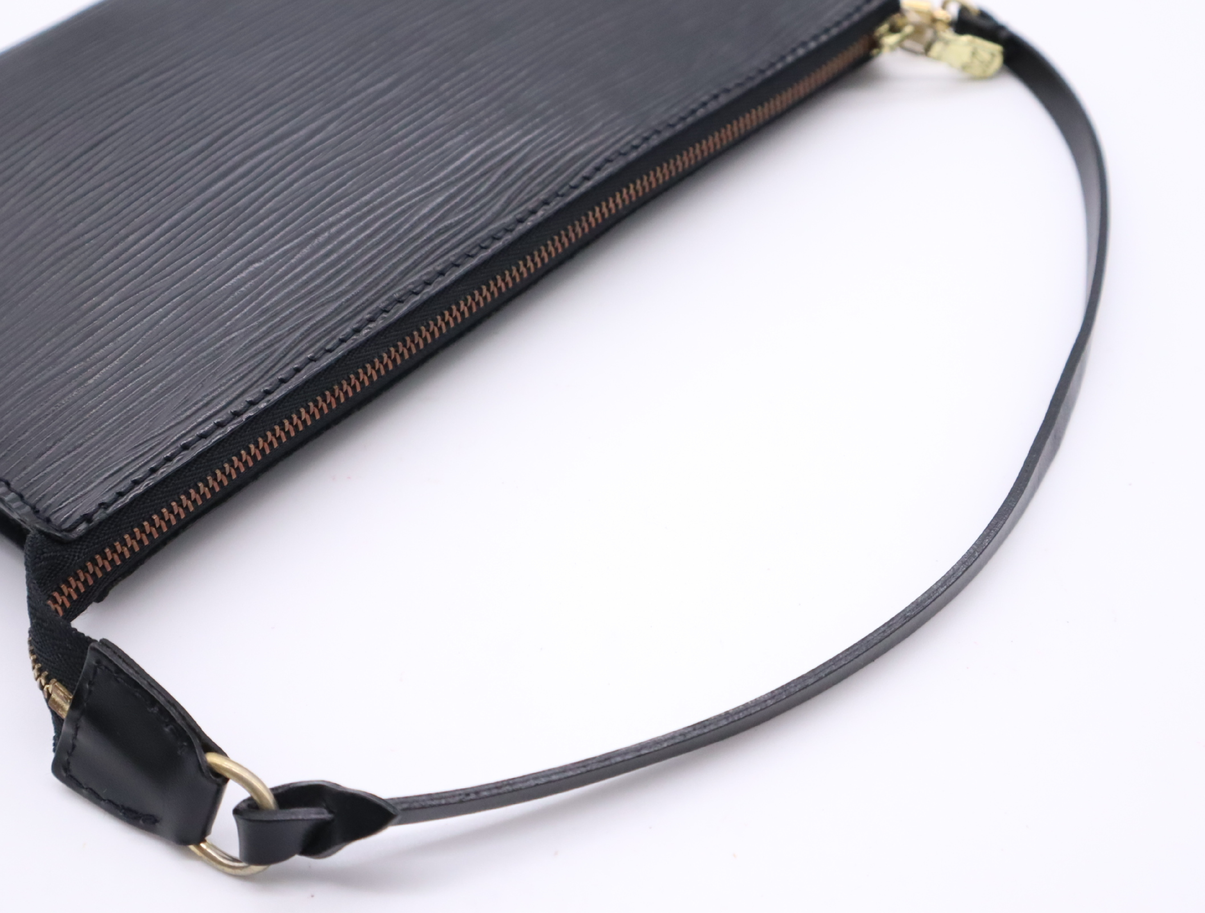 M52942 Epi Pochette Accessoires Noir Pouch — view 10