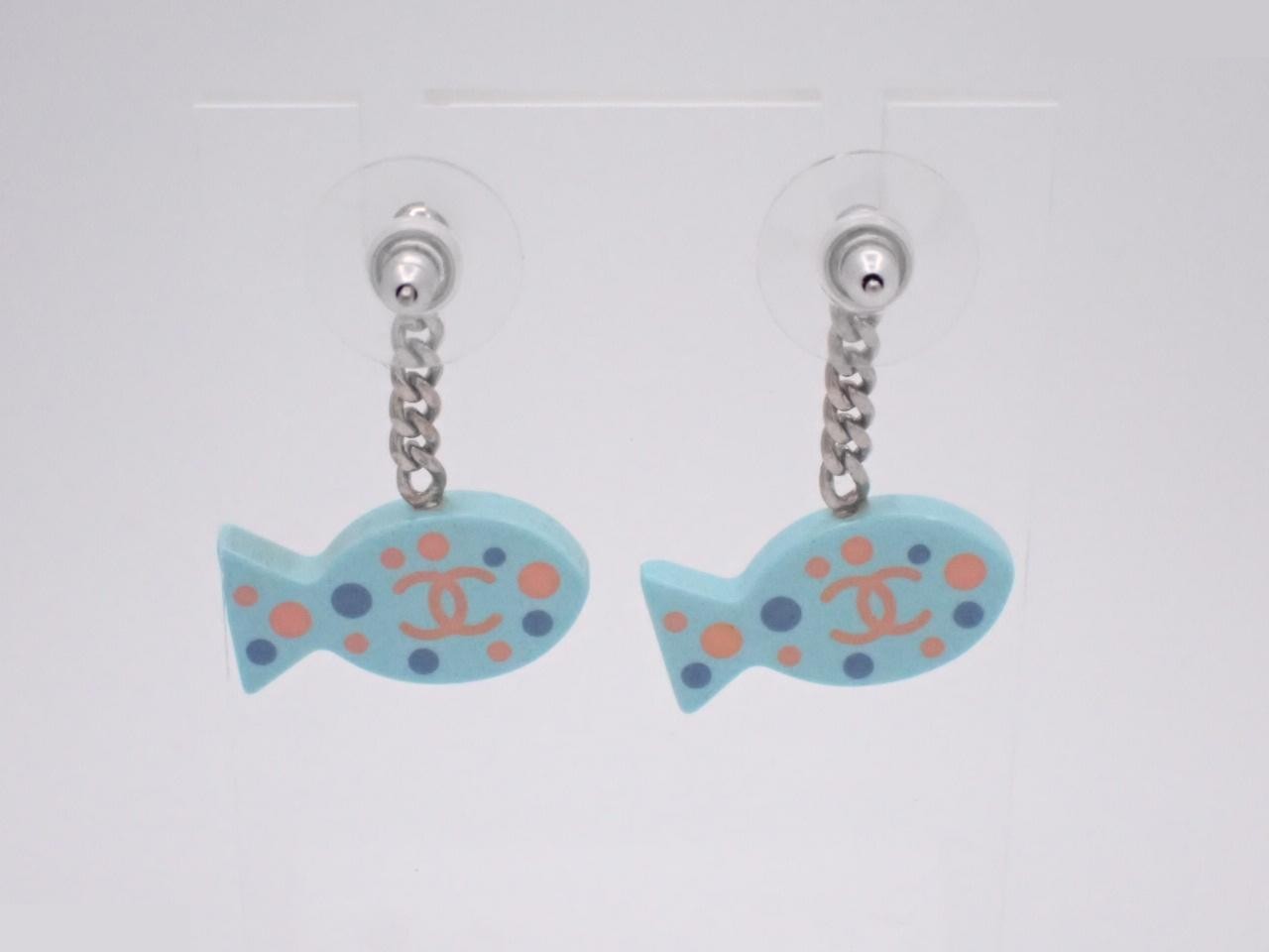 Coco Mark Fish Double Face Swing Earrings — view 2