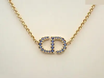 necklace, chain approximately 46cm