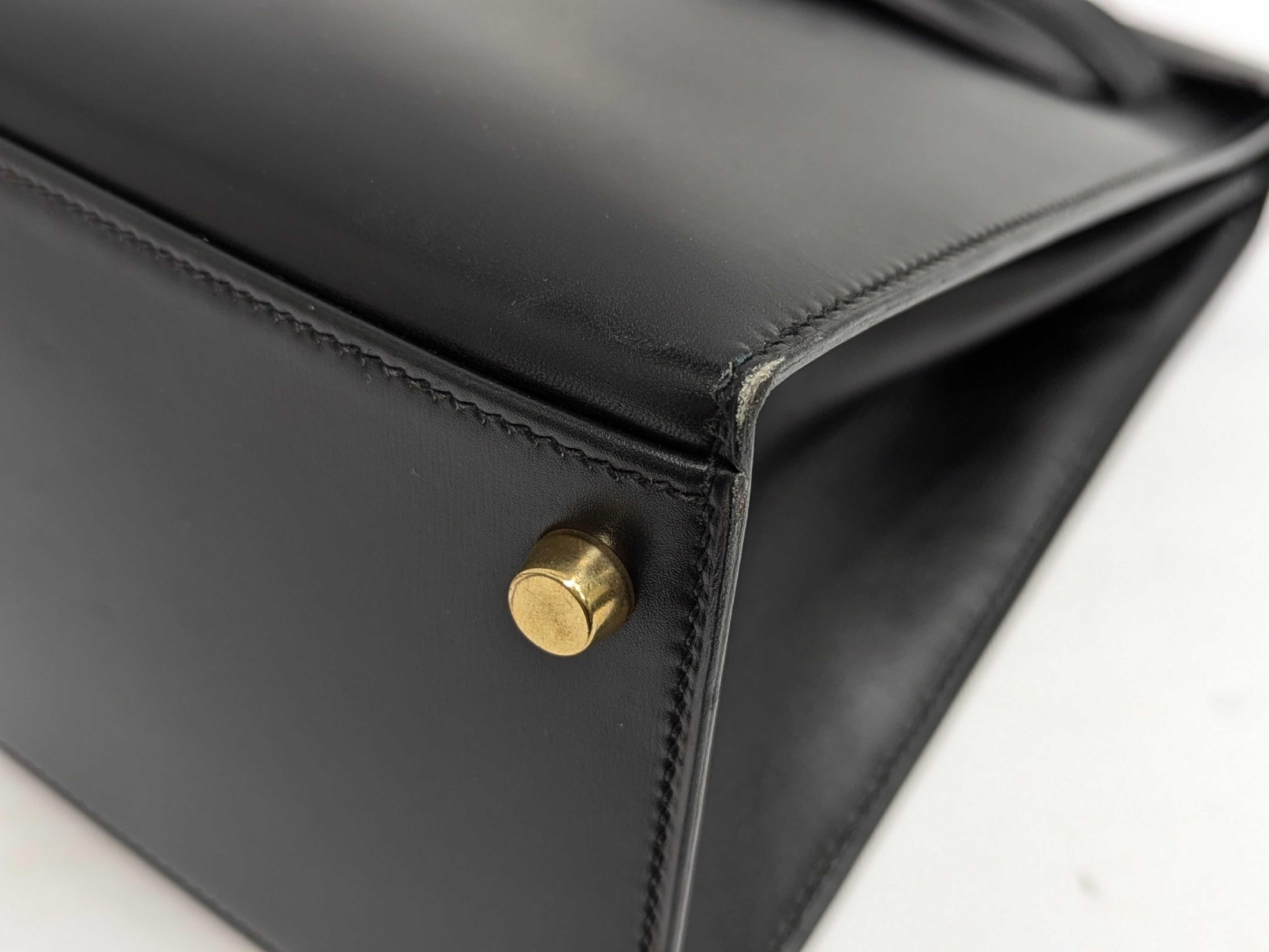Kelly 32 Box Calf Leather Black Gold Hardware Z Stamp Handbag — view 3