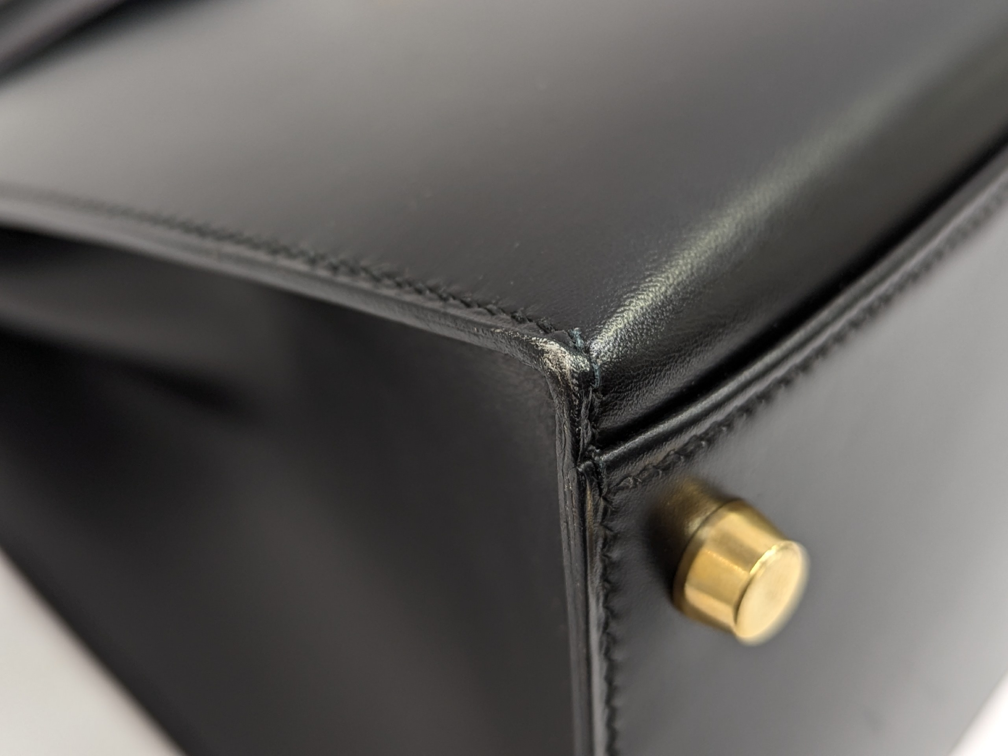 Kelly 32 Box Calf Leather Black Gold Hardware Z Stamp Handbag — view 4