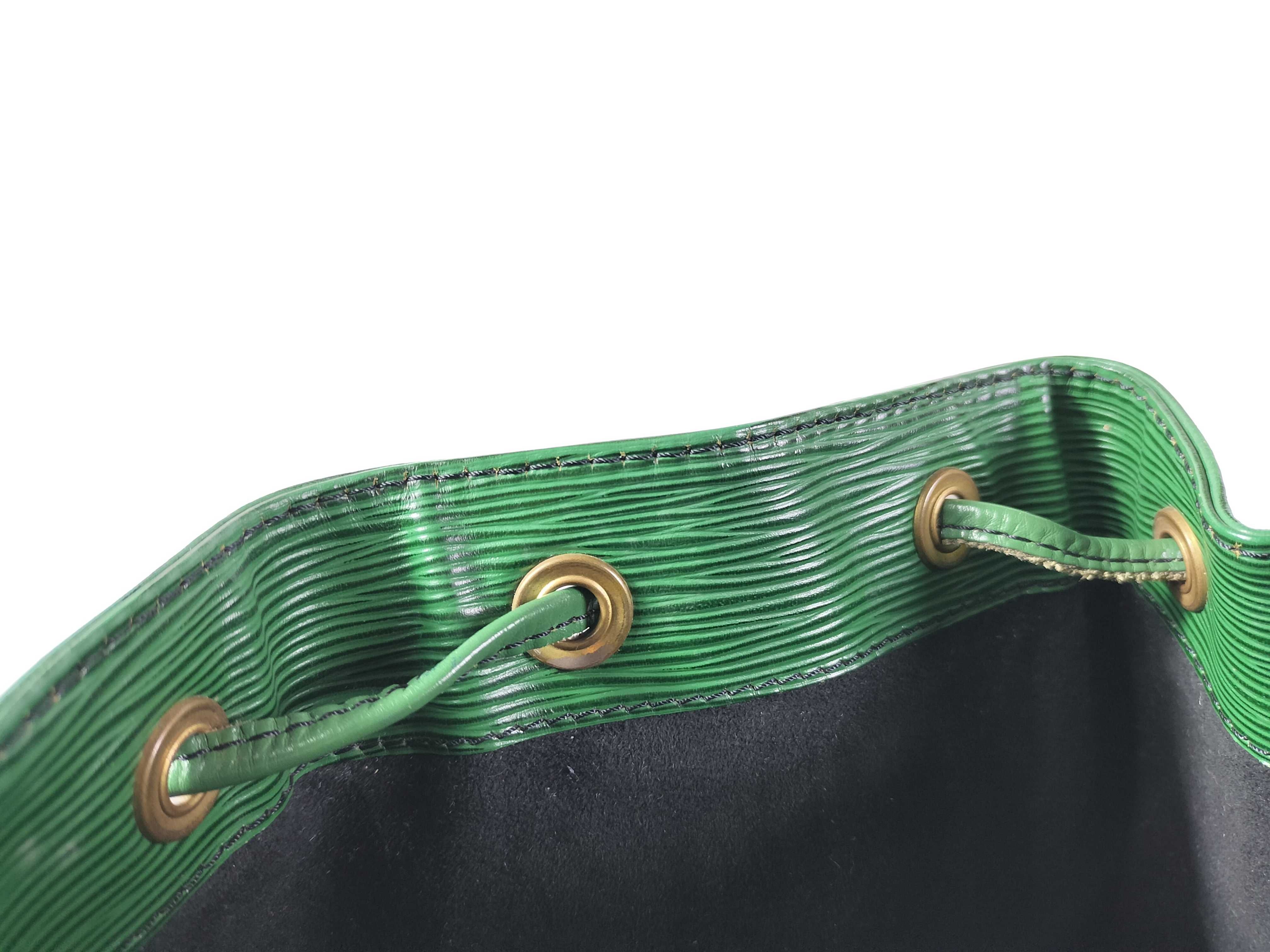 Monogram Louis Vuitton Petit Noé Shoulder Bag Epi M44104 Shoulder Bag — view 11