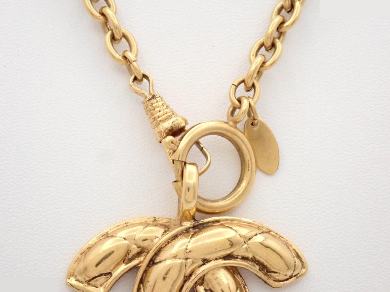 Necklace (with comment) — view 2