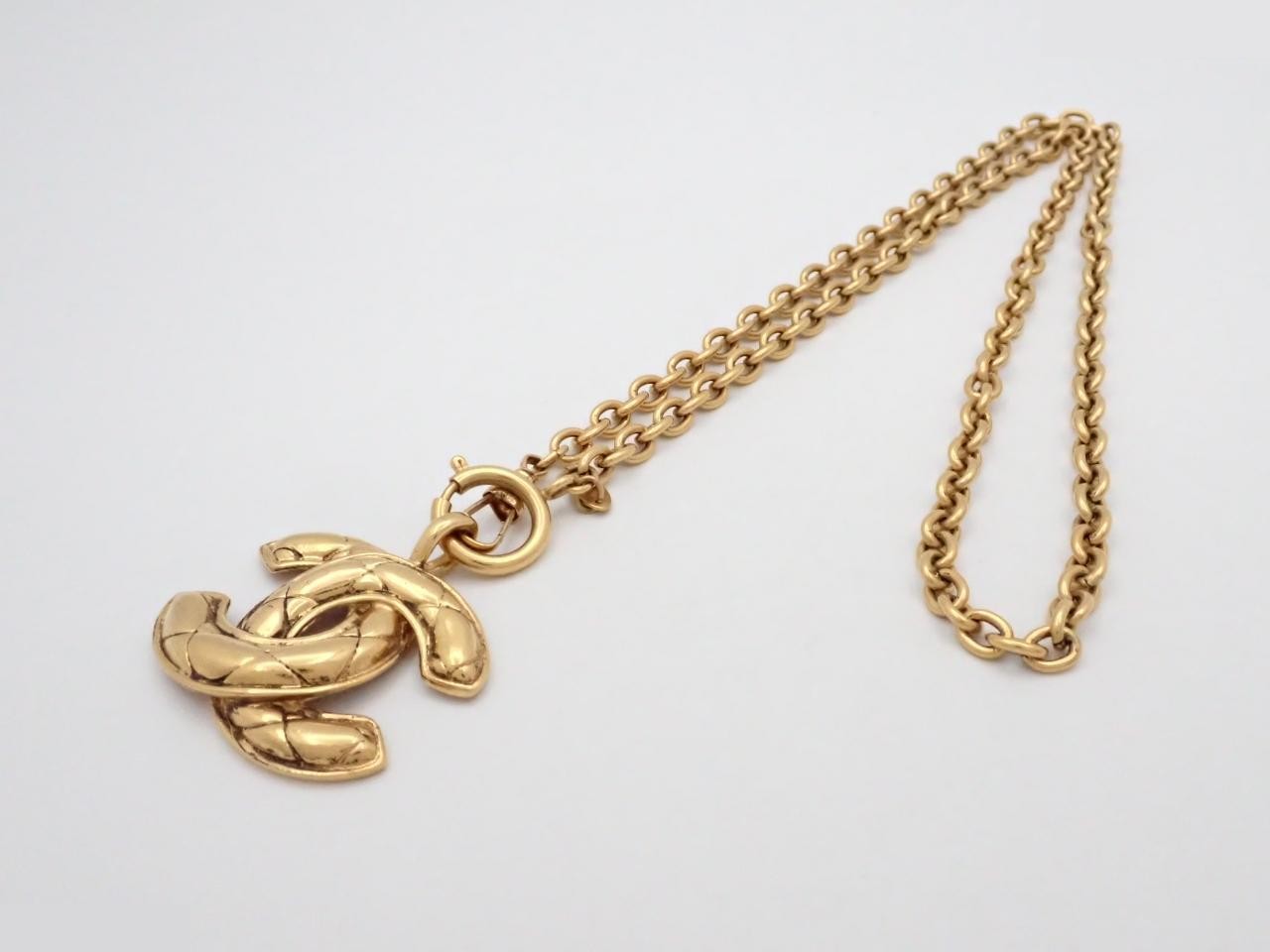 Necklace (with comment) — view 3
