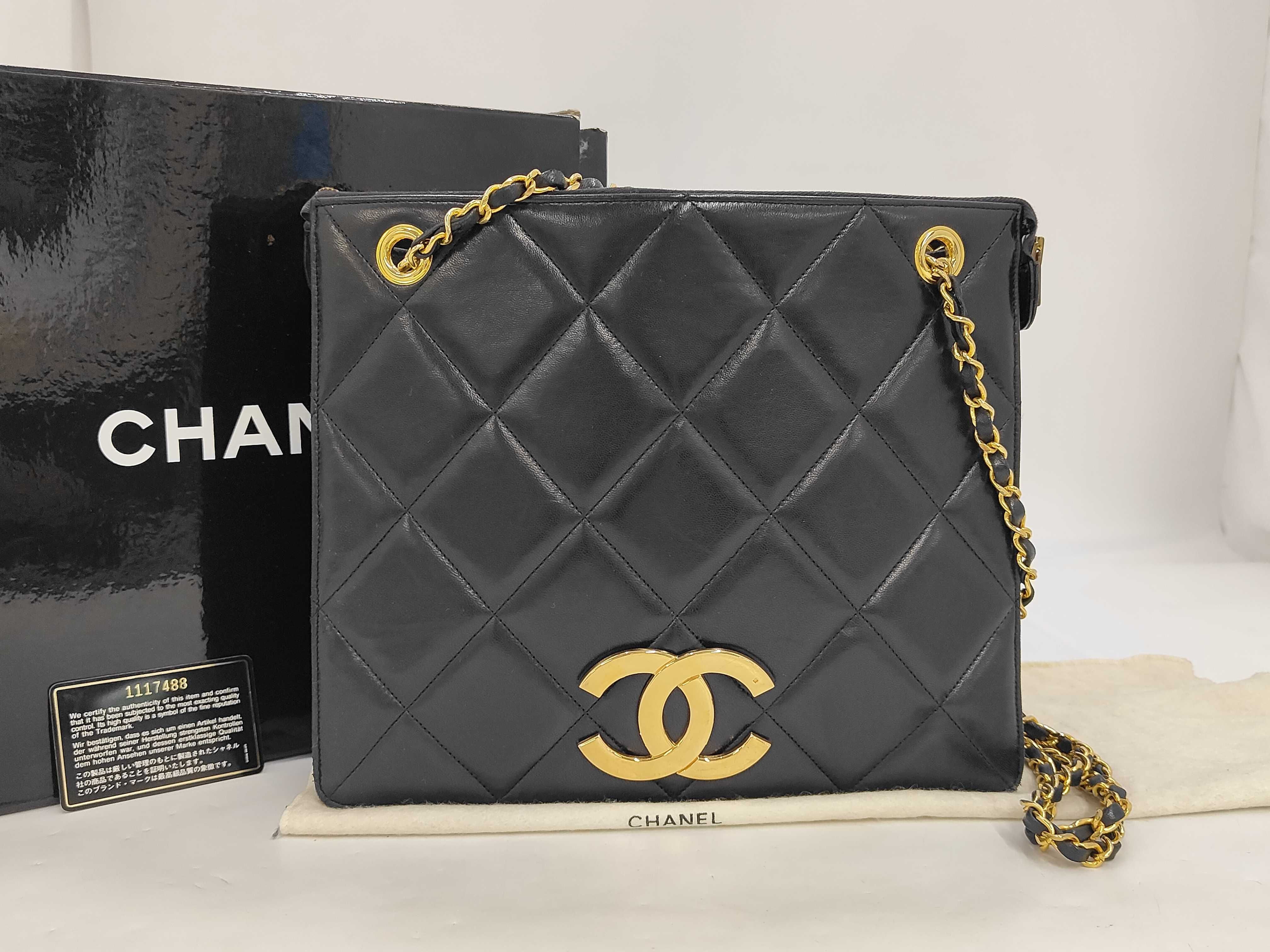 bag, Chanel Coco shoulder bag, black, with dust bag, box, and guarantee card.