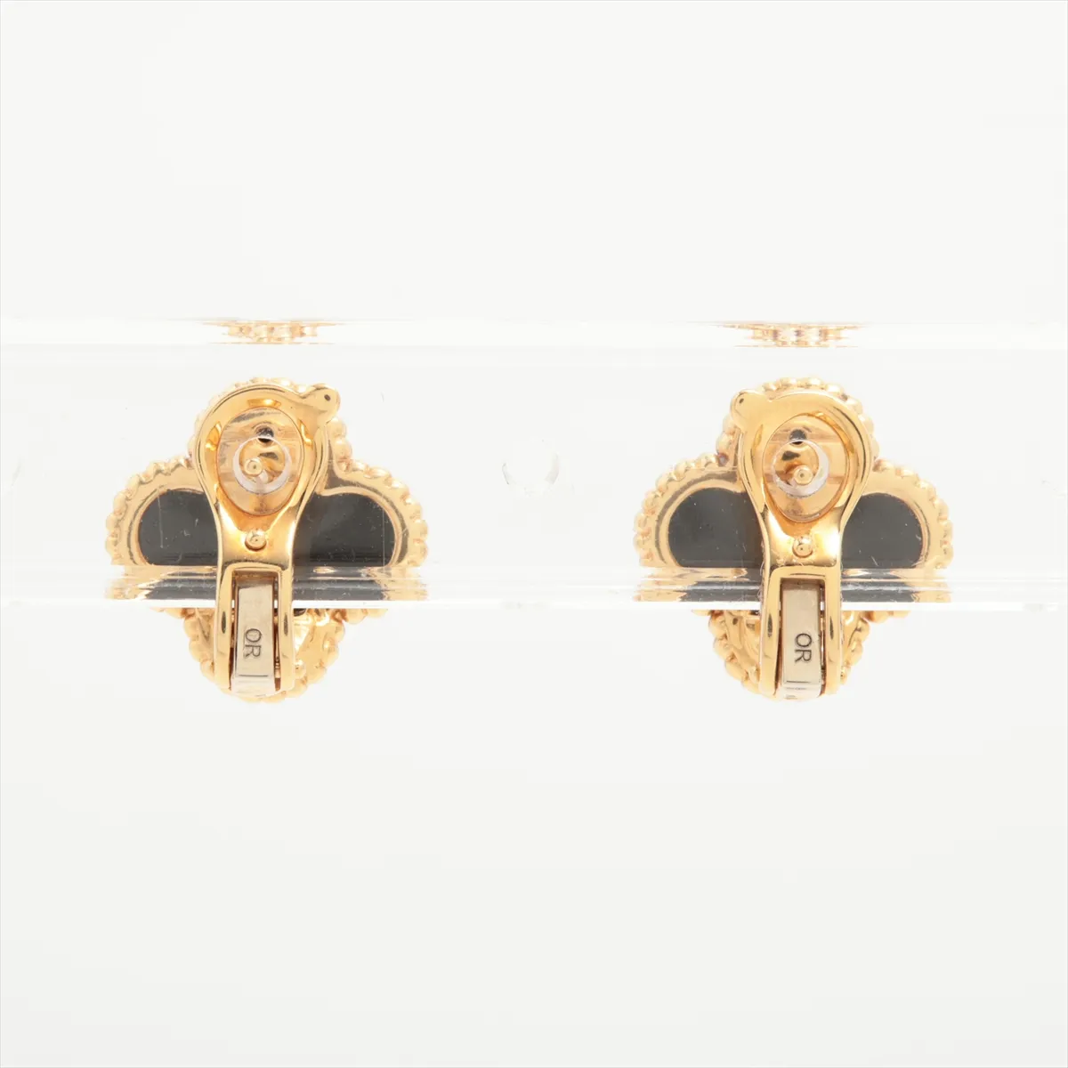 Vintage Alhambra Onyx Earrings, 750 (Yellow Gold), 7.6g, JE857300. One earring has a loose post and a — view 2