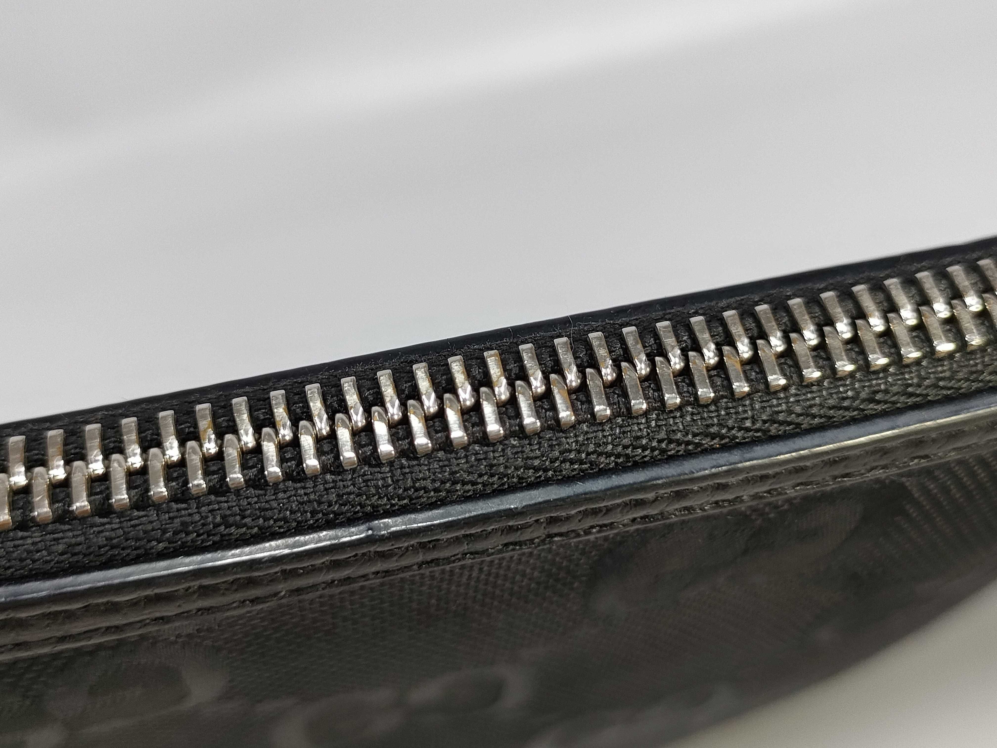 Off the Grid Clutch Bag Black — view 6