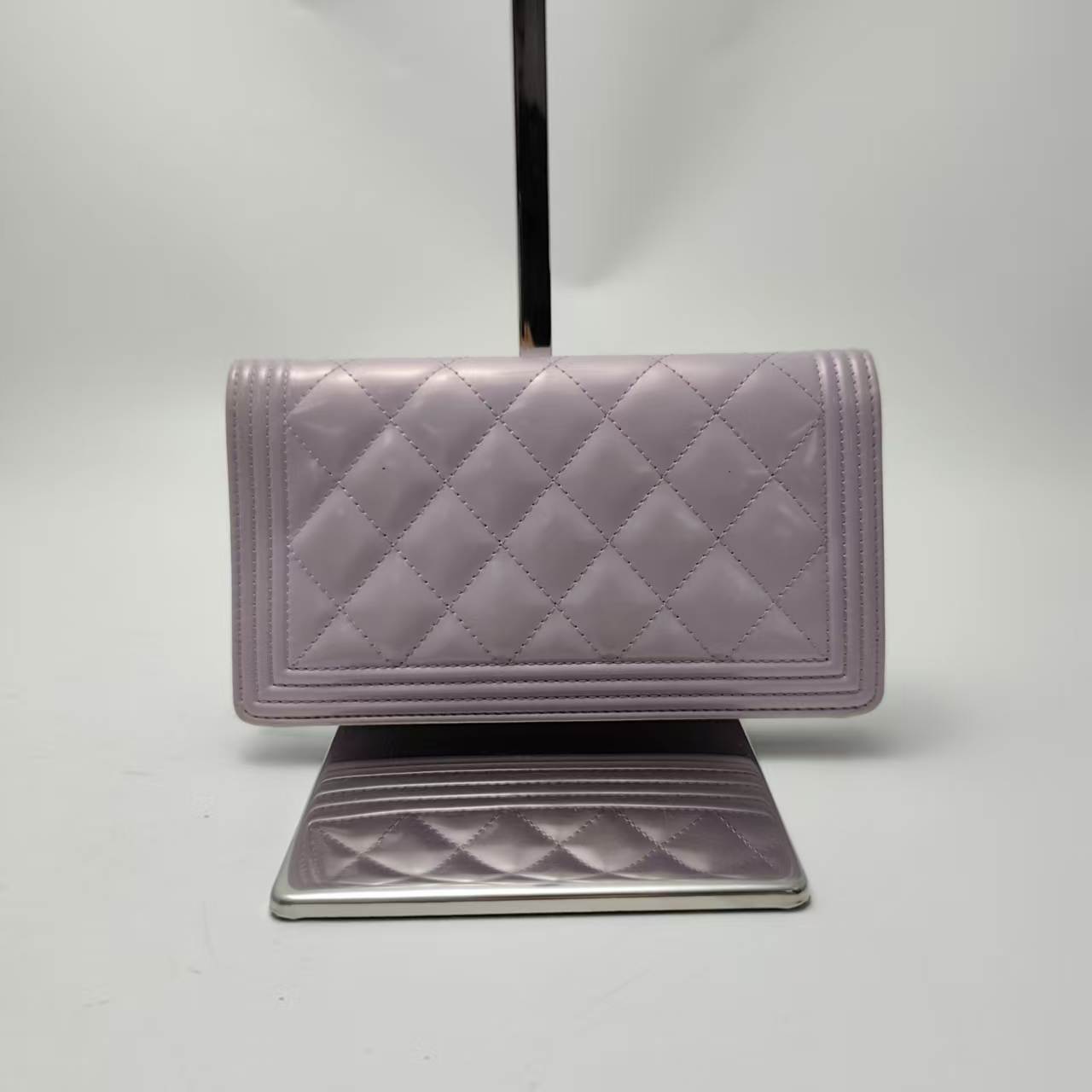 【*Shipped from: China*】CHANEL Boy Patent Leather Wallet 22182001 — view 2