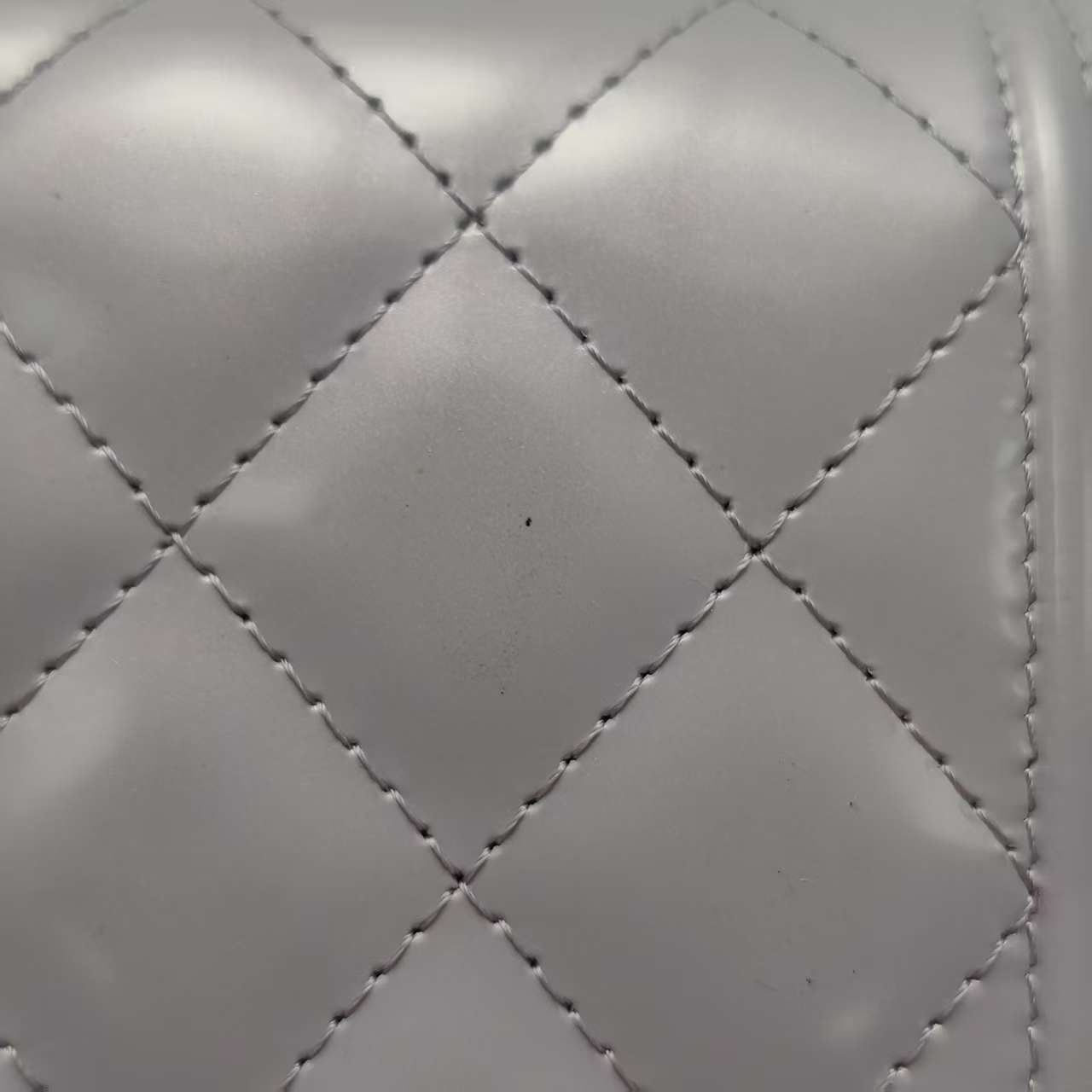 【*Shipped from: China*】CHANEL Boy Patent Leather Wallet 22182001 — view 11
